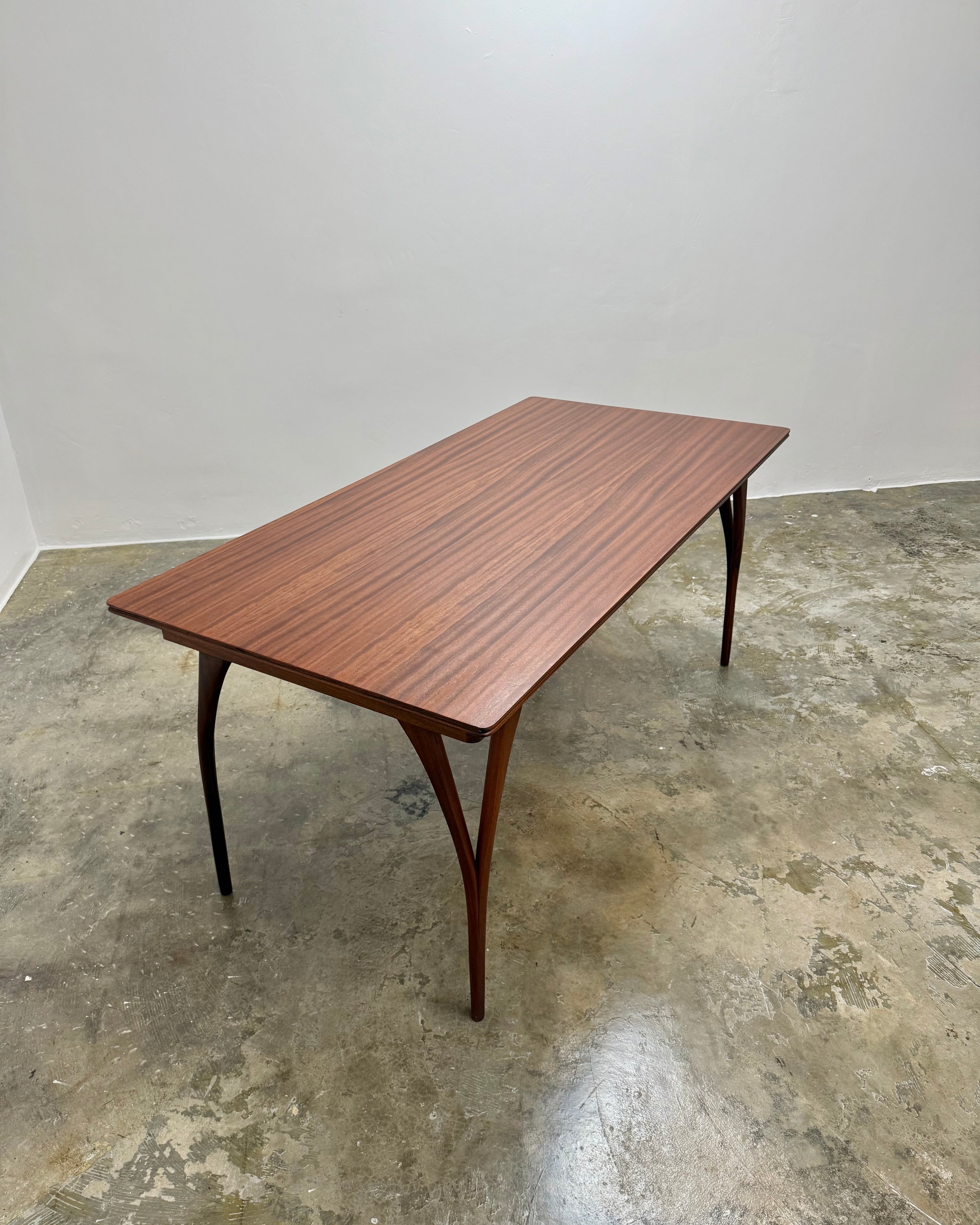 6 SEATER DINING TABLE BY DS VORSTER