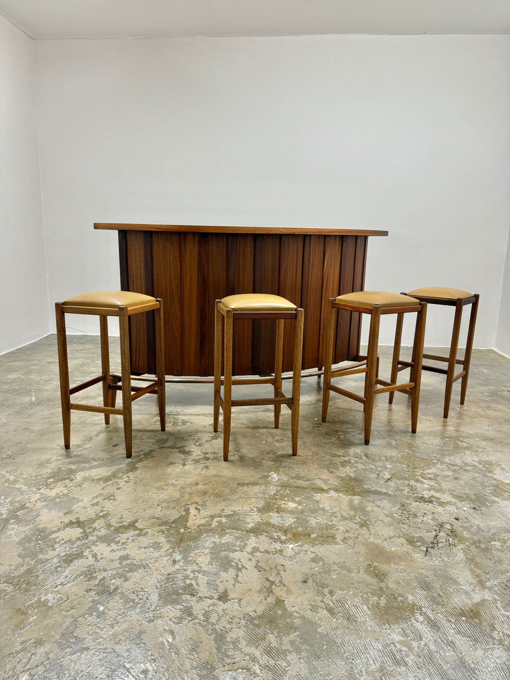 DS VORSTER BAR & STOOLS