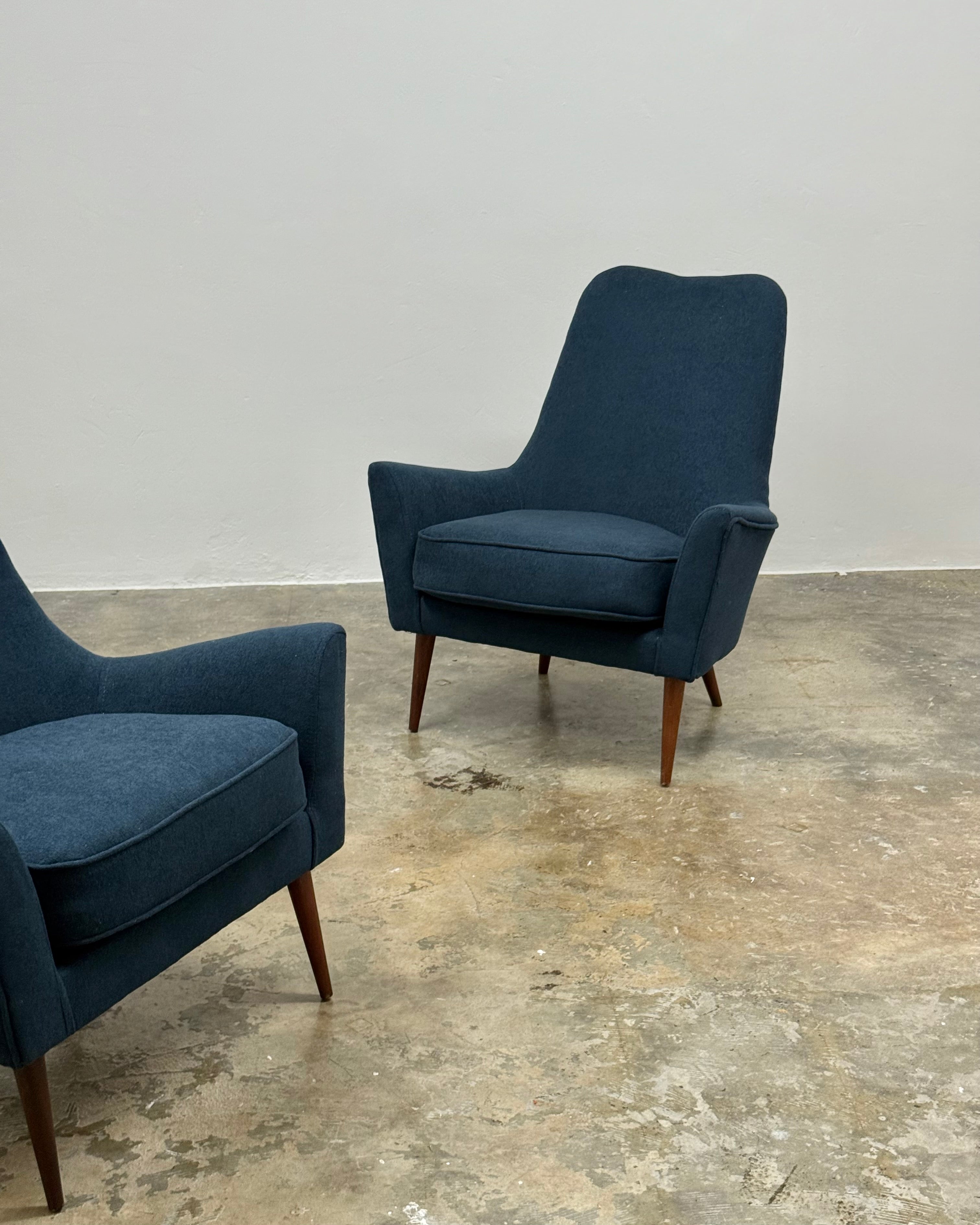 RETRO LOUNGE CHAIR PAIR