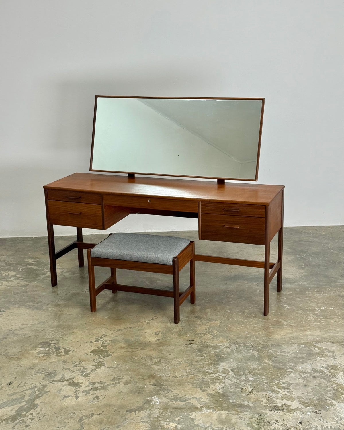 MID-CENTURY TEAK DRESSING TABLE & STOOL