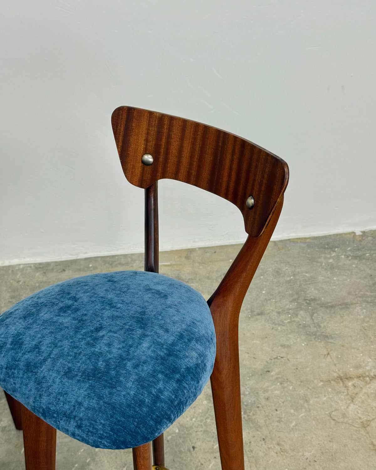SET OF 4 X MID-CENTURY BAR STOOLS