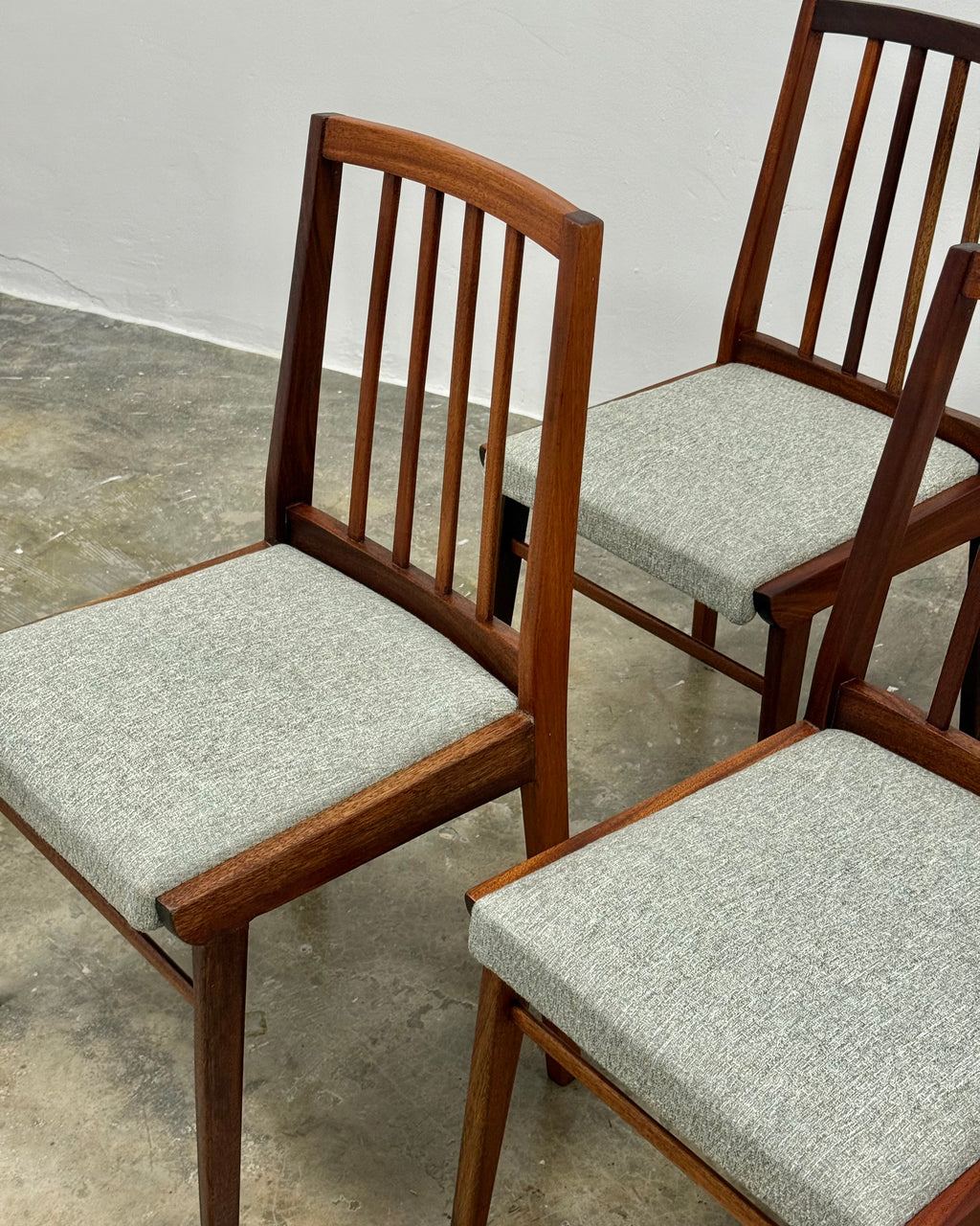 SET OF 4 MID-CENTURY DINING CHAIRS IN SAPELE MAHOGANY