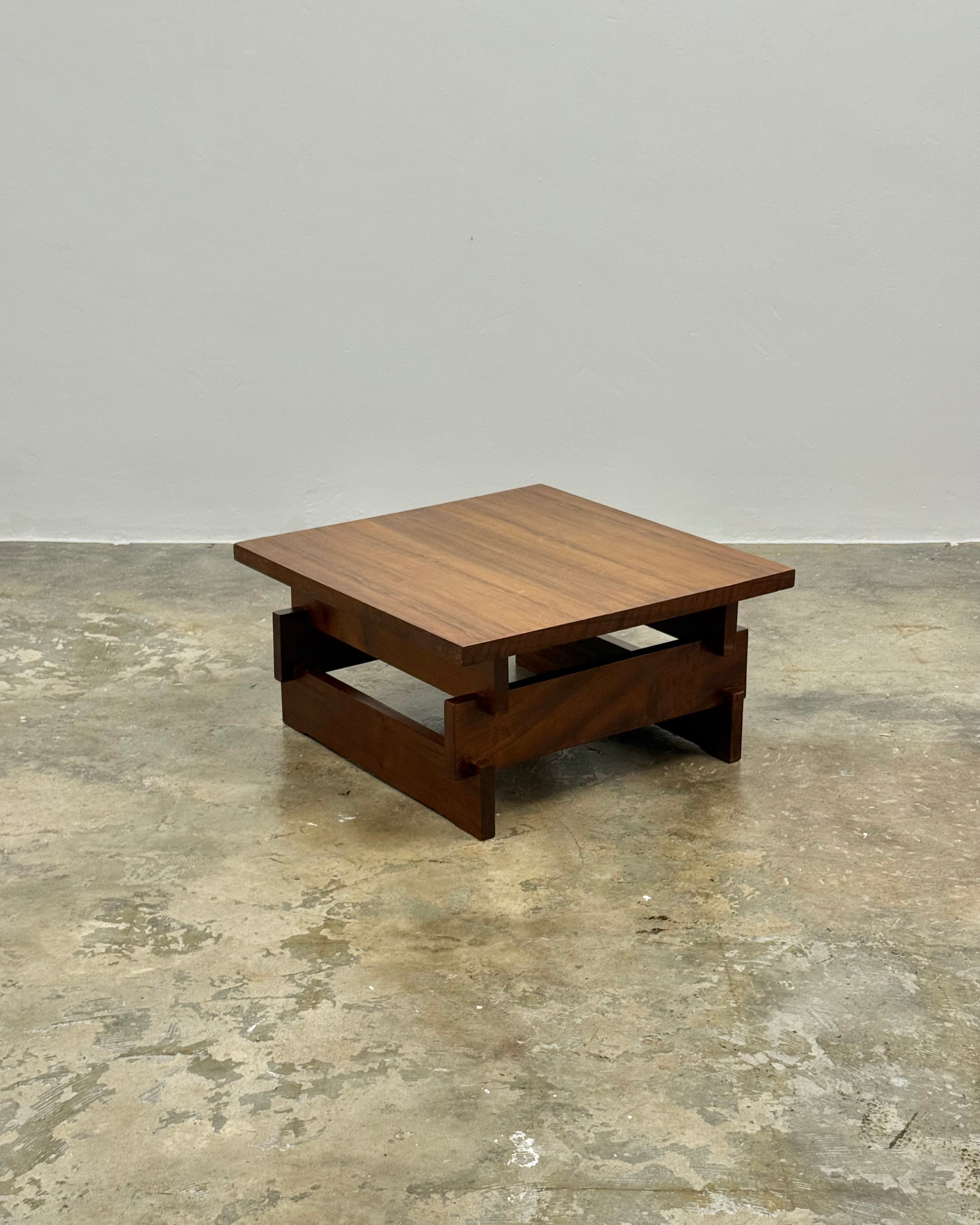 MID-CENTURY IMBUIA COFFEE TABLE