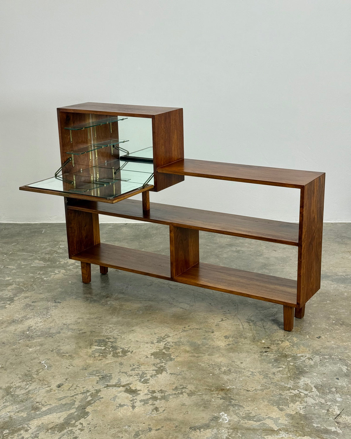 MID-CENTURY ROOM DIVIDER / LIQUOR CABINET