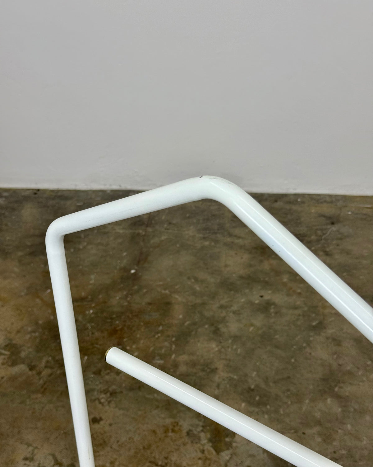 RETRO DUMB TUBULAR VALET