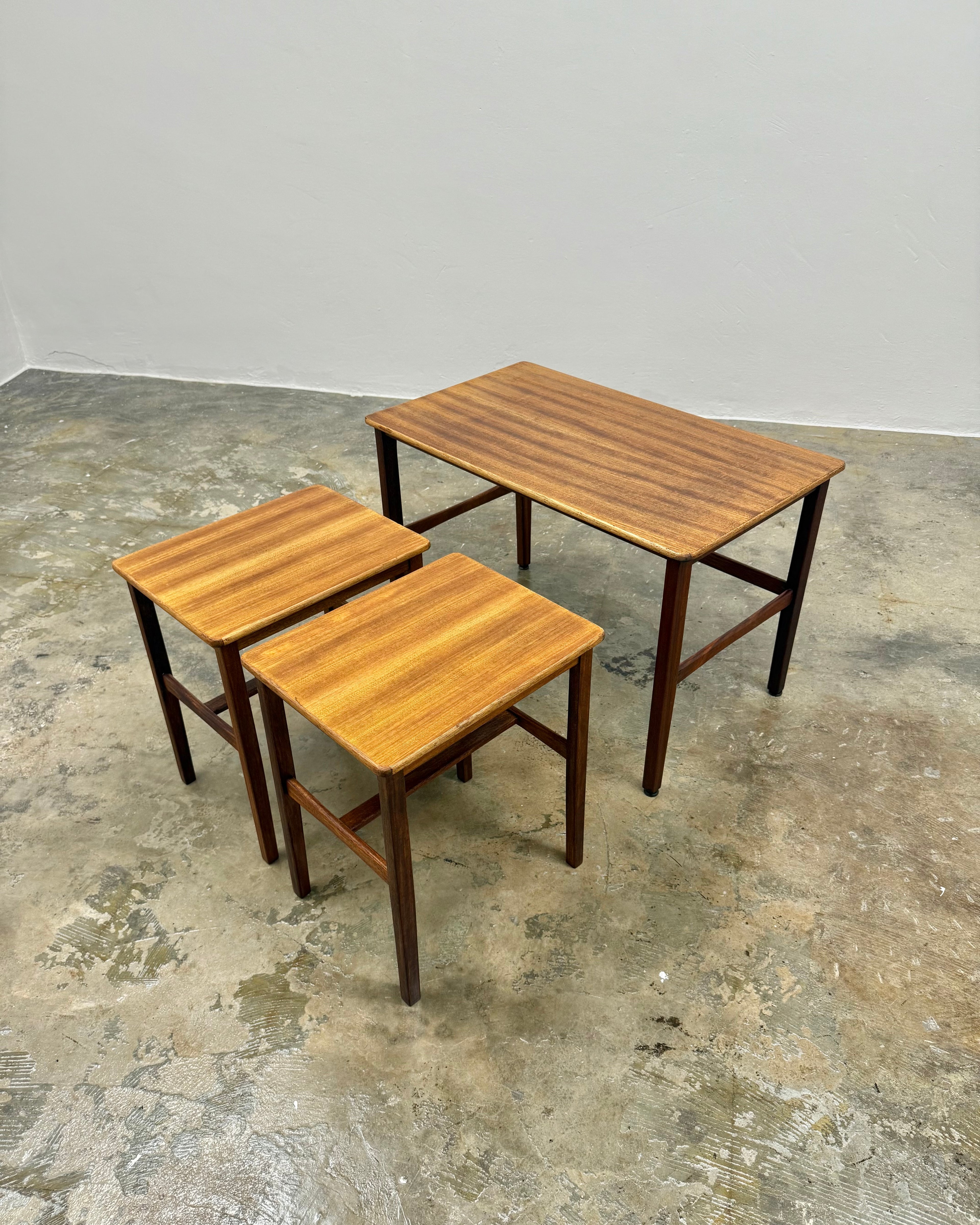 DS VORSTER NESTING TABLES