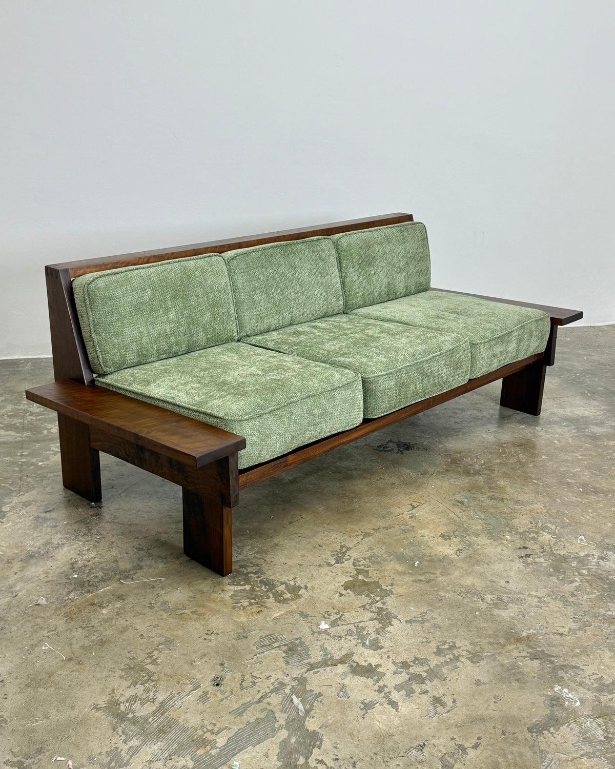 MID-CENTURY 3 SEATER COUCH