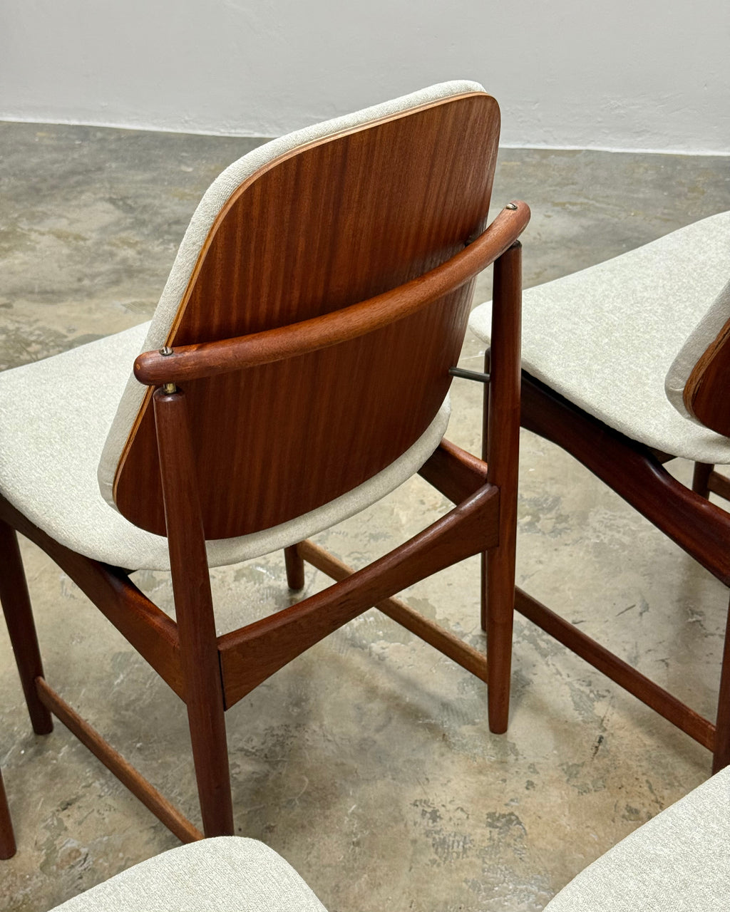 SET OF 8 x FRYSTARK DINING CHAIRS