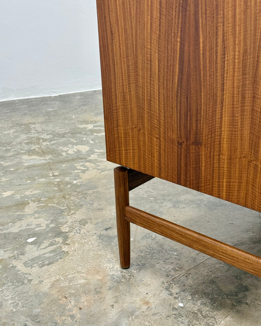 MID-CENTURY SIDEBOARD BY DUROS