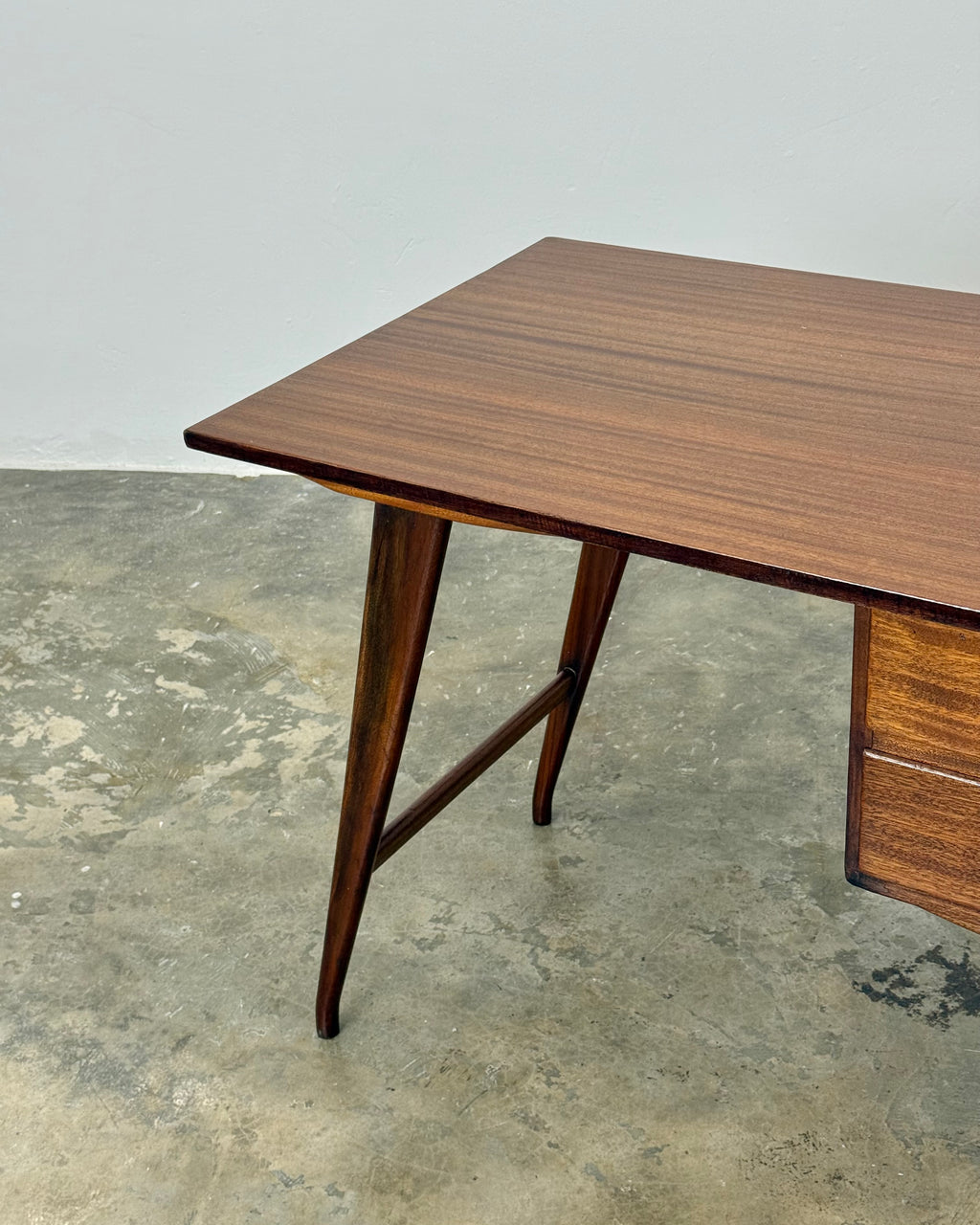 MID-CENTURY DESK - NOVOCRAFT