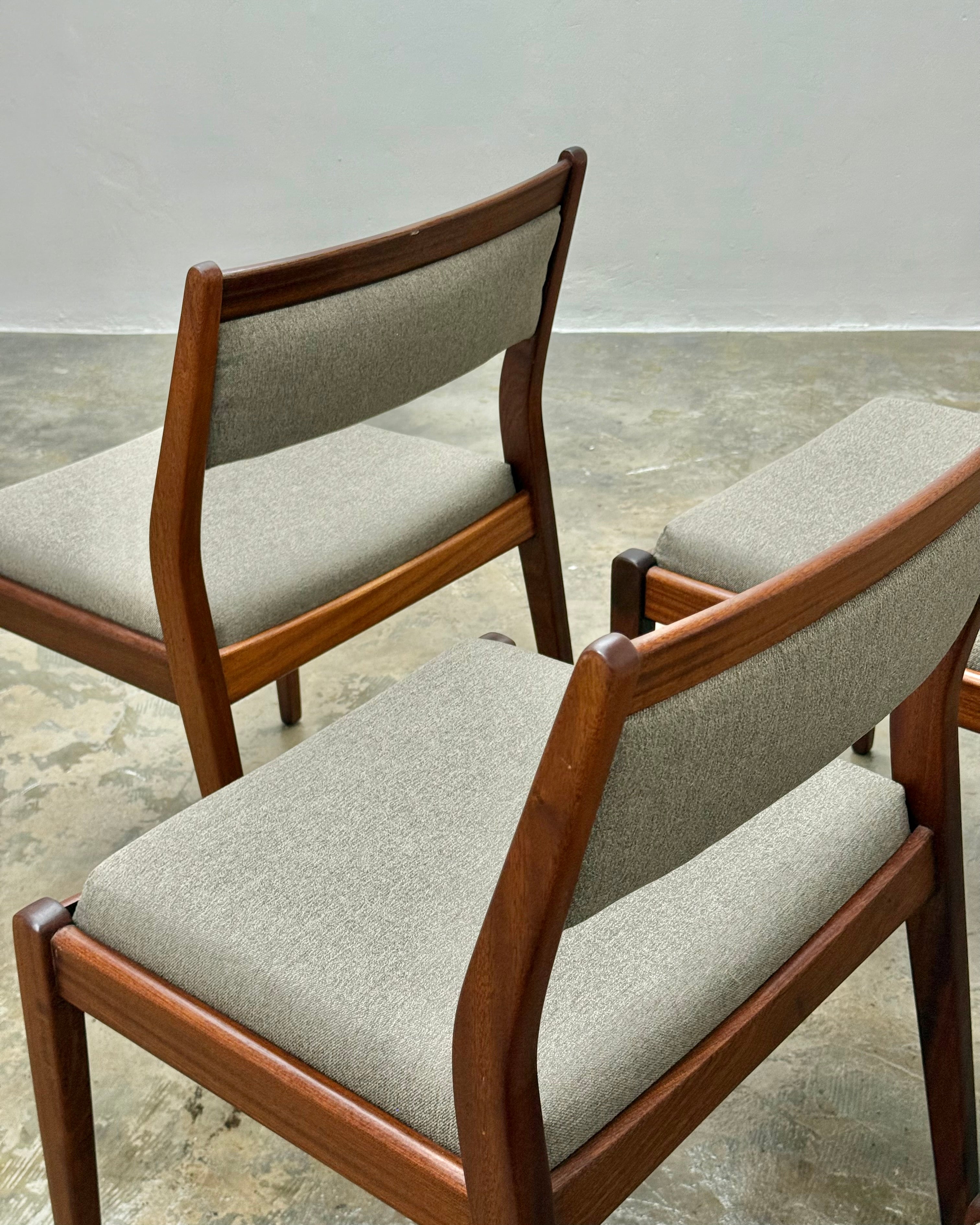 6 X MID-CENTURY DINING CHAIRS BY DS VORSTER