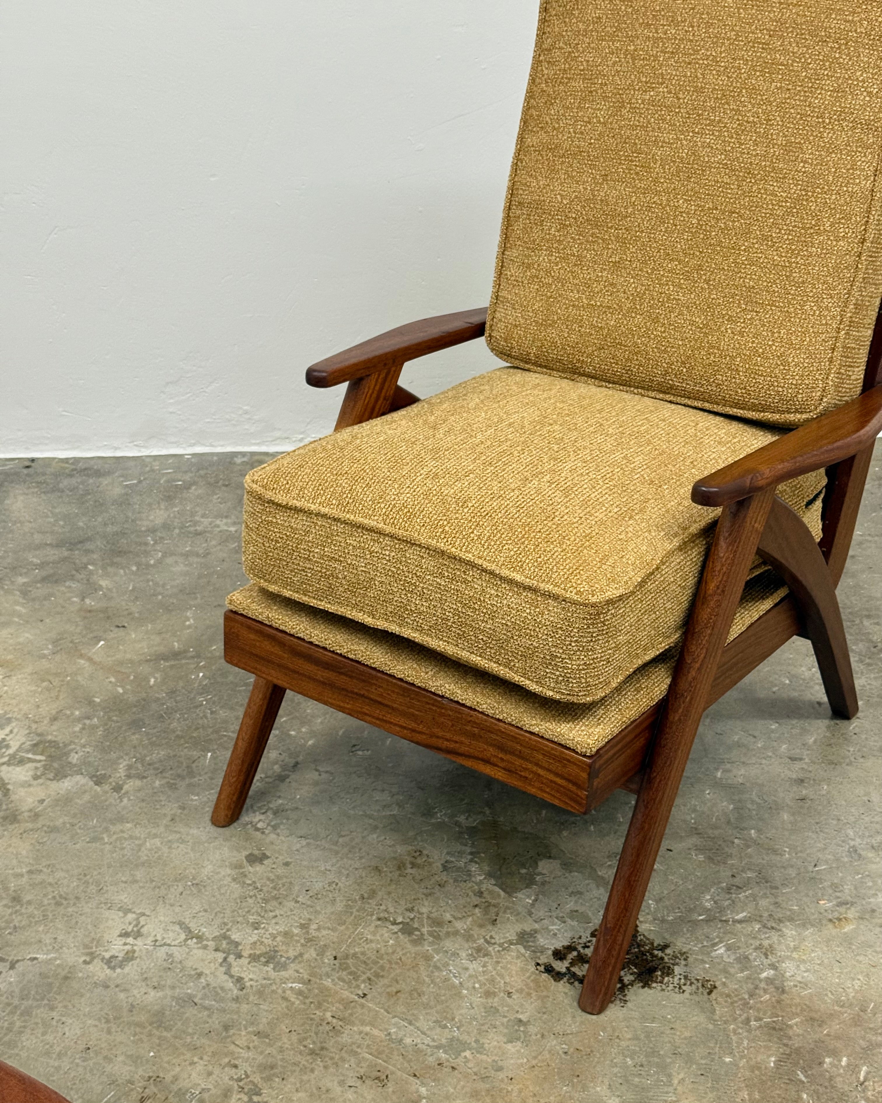 PAIR OF MID-CENTURY ARMCHAIRS