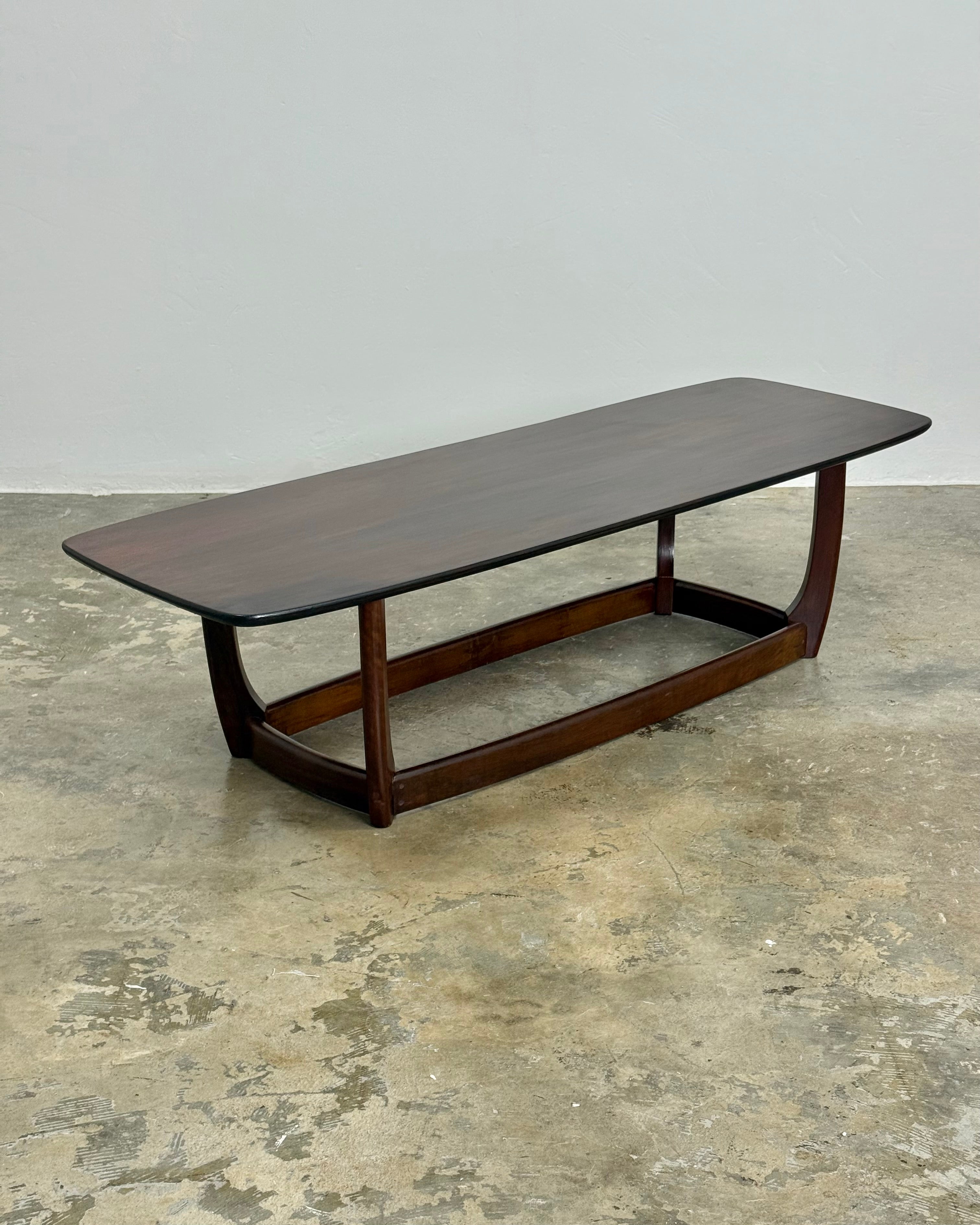 MID-CENTURY 'SURFBOARD' COFFEE TABLE BY AIRFLEX