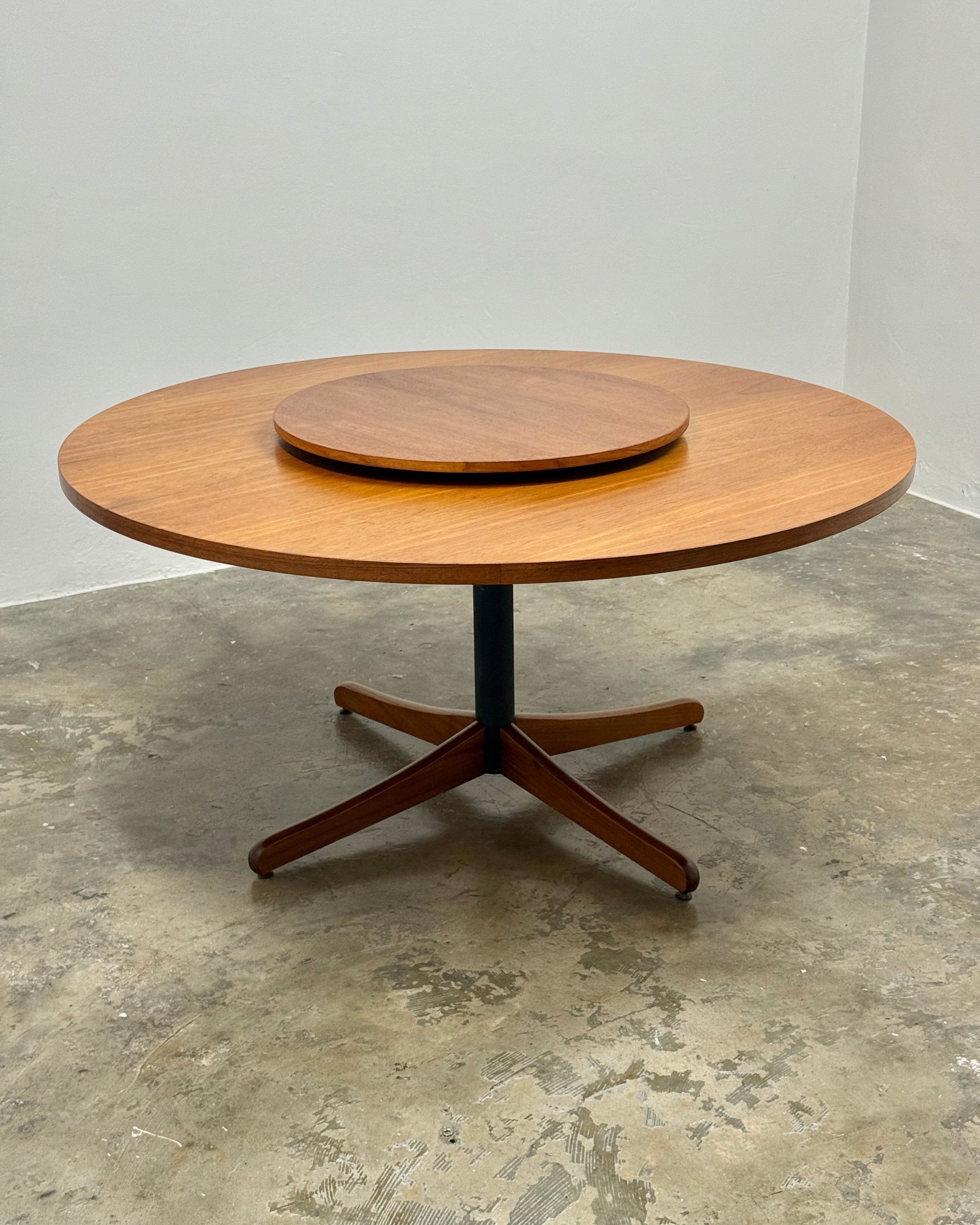 MID-CENTURY DINING TABLE BY FRYSTARK