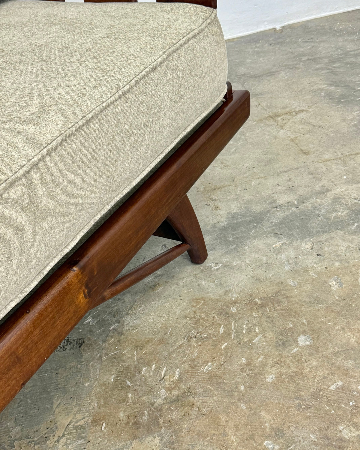 MID-CENTURY 3 SEATER COUCH BY AIRFLEX