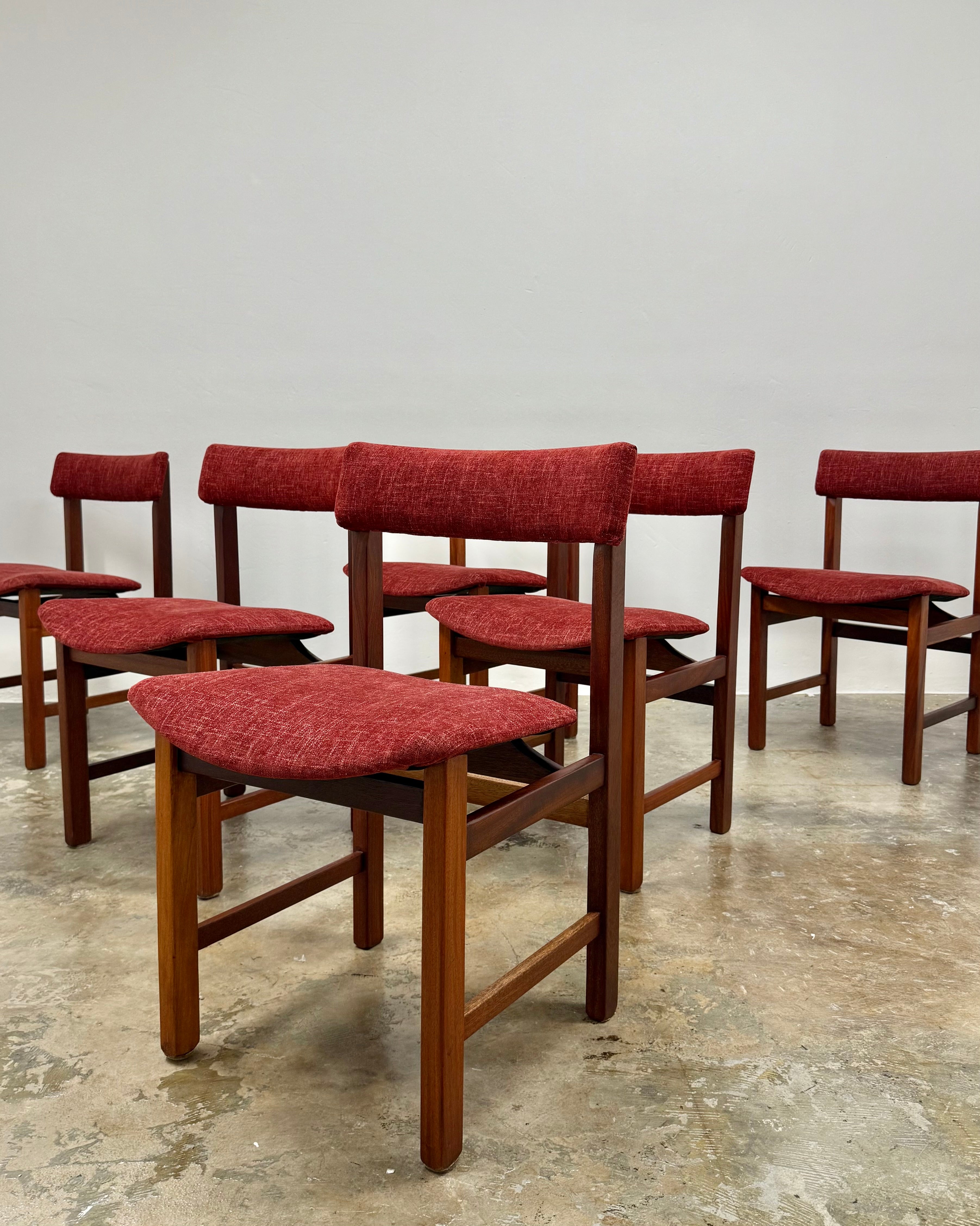 6 x MID-CENTURY DINING CHAIRS