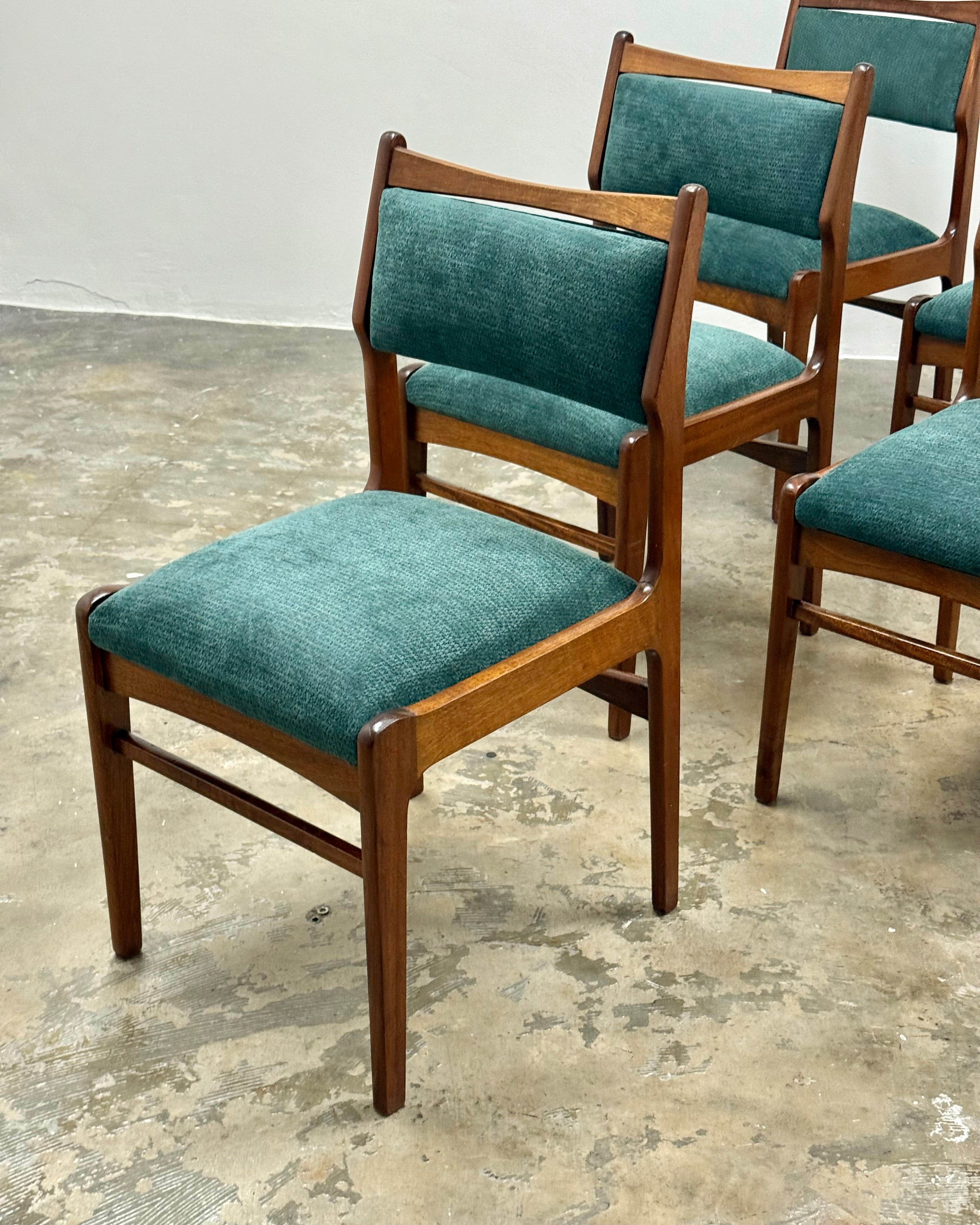 6 x MID-CENTURY DINING CHAIRS BY DS VORSTER