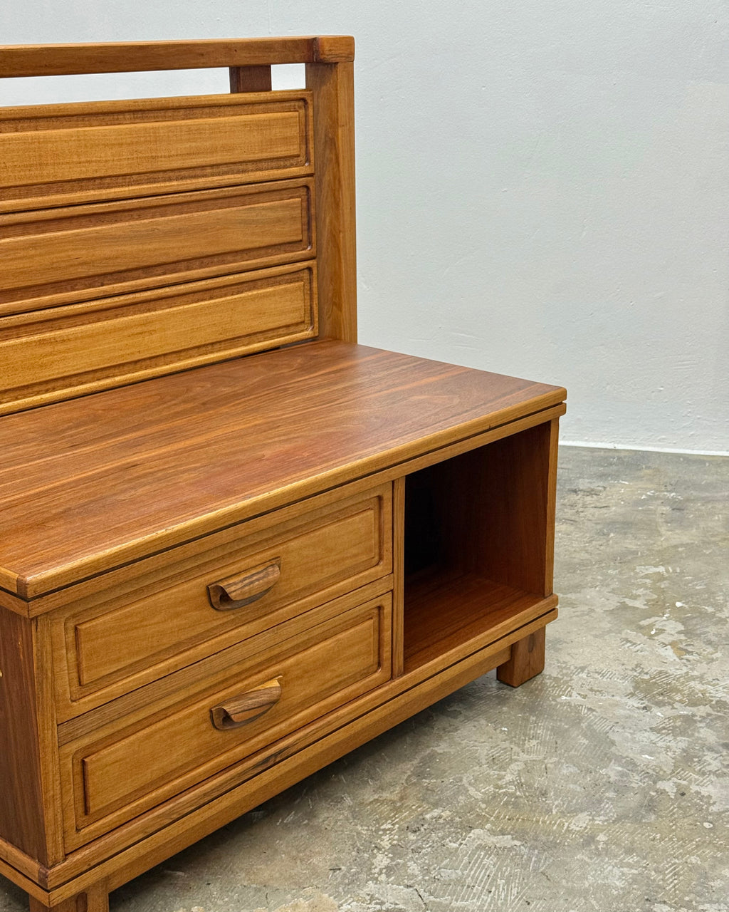QUEEN HEADBOARD & PEDESTALS BY TORRENTE