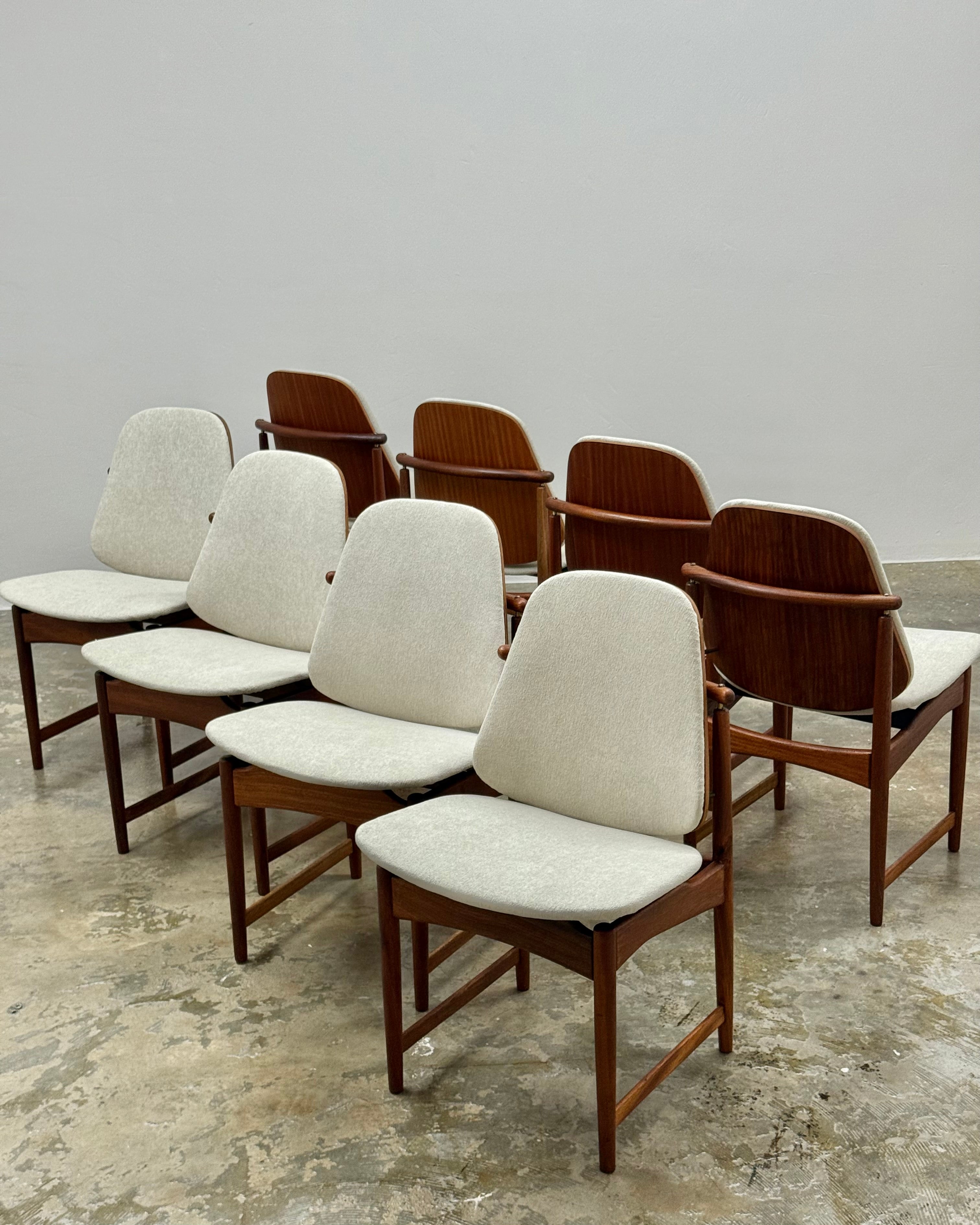 SET OF 8 x FRYSTARK DINING CHAIRS