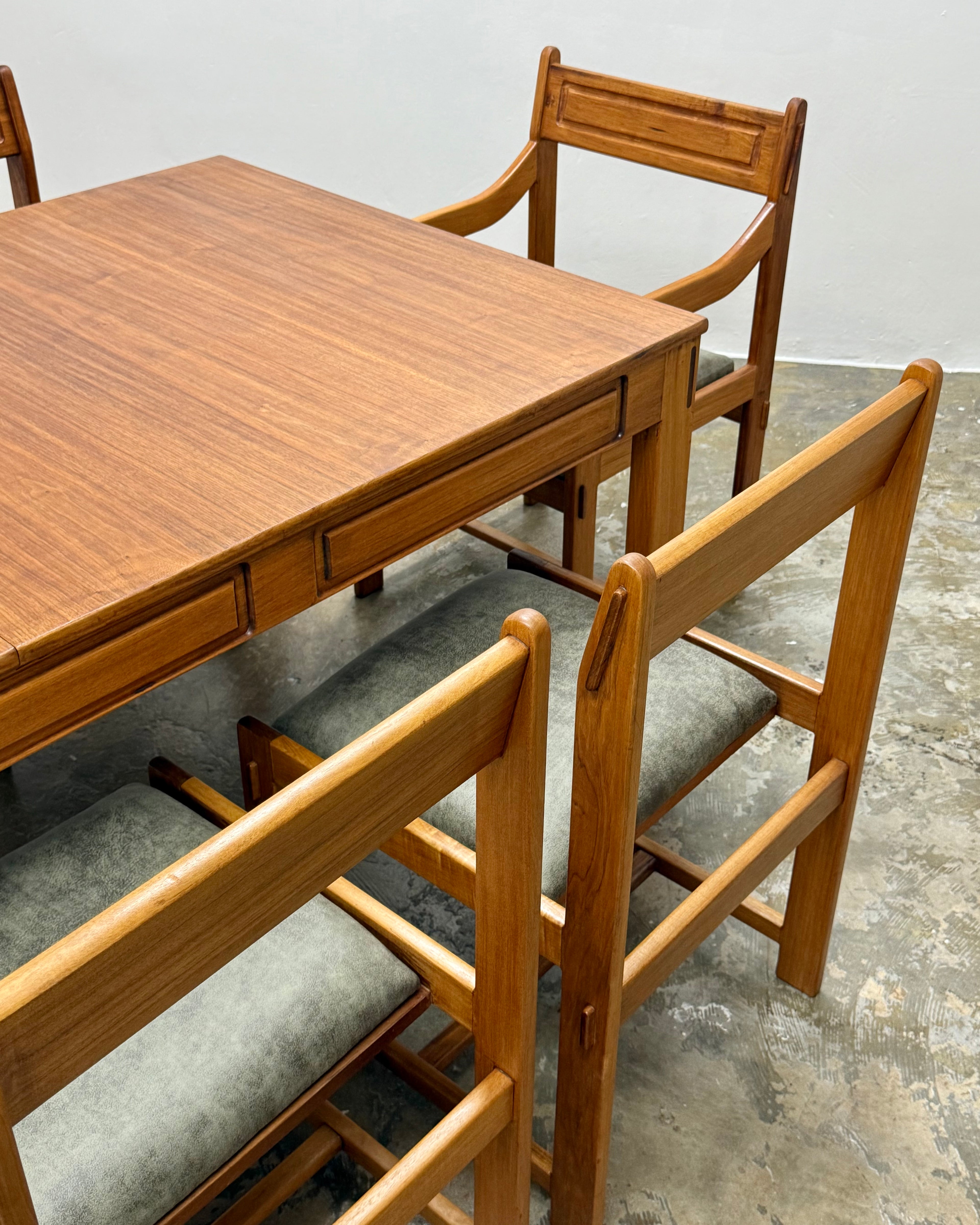 MID-CENTURY 8 SEATER DINING SET BY TORRENTE