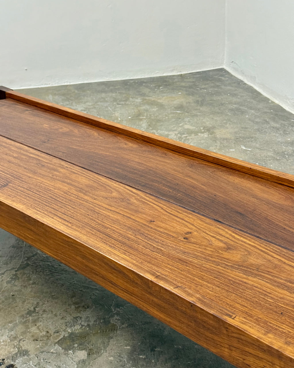 XL MID-CENTURY COFFEE TABLE IN TEAK