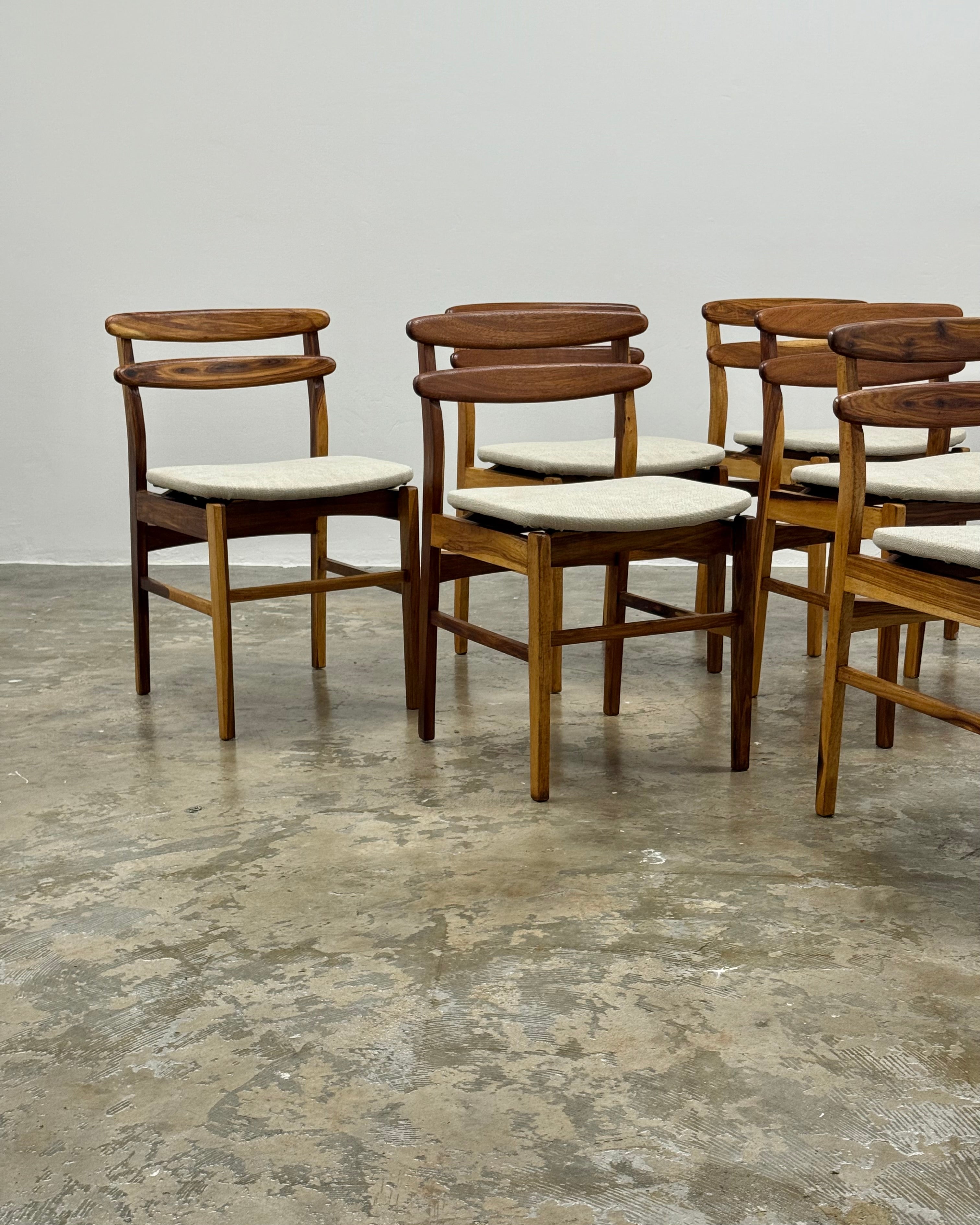 6 X MID CENTURY DINING CHAIRS IN KIAAT