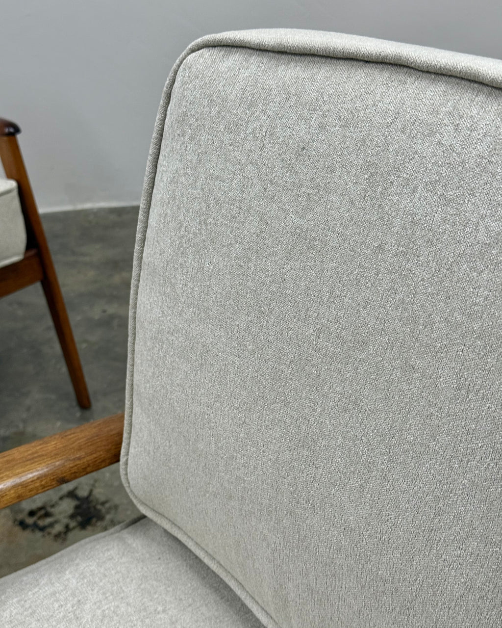 MID-CENTURY ARMCHAIR PAIR BY PARKER-KNOLL 1