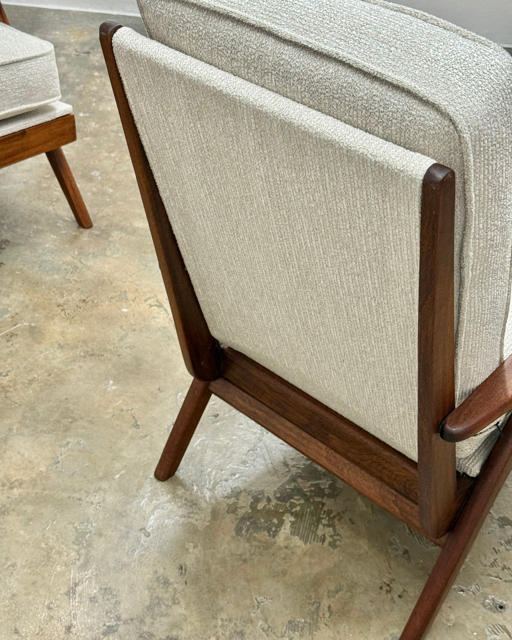 PAIR OF MID-CENTURY ARMCHAIRS