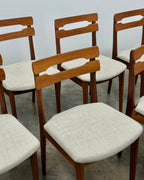 SET OF 8 MID-CENTURY DINING CHAIRS IN TEAK