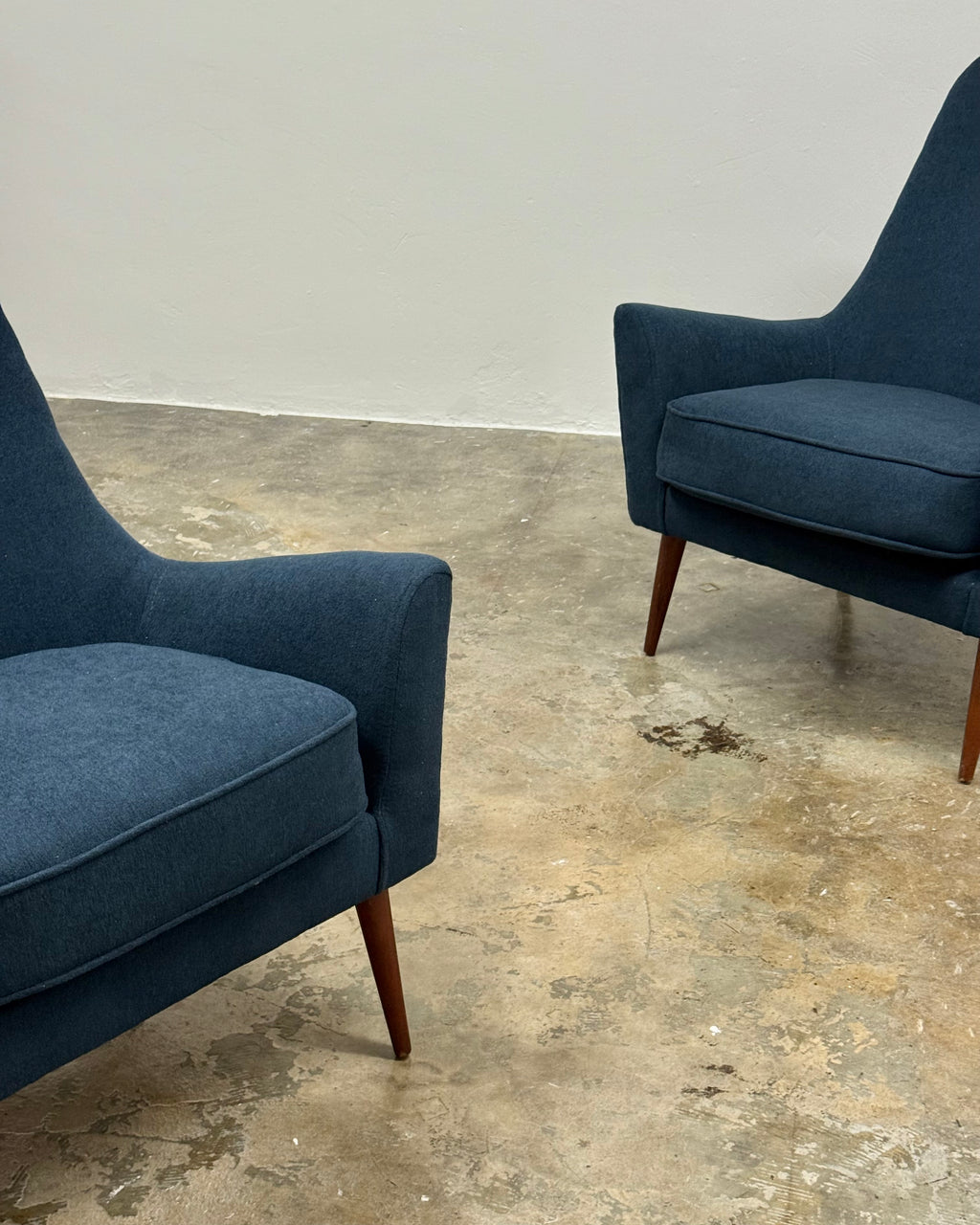 RETRO LOUNGE CHAIR PAIR