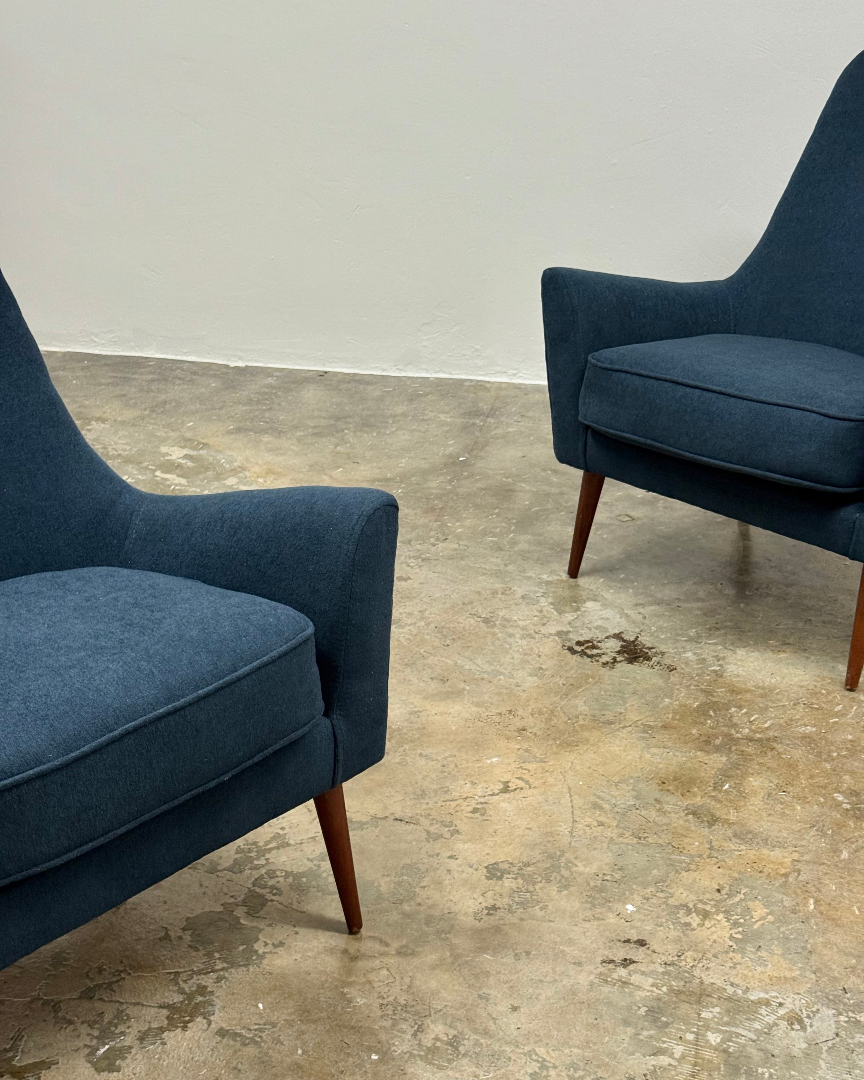 RETRO LOUNGE CHAIR PAIR