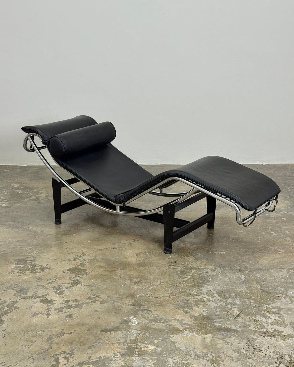 LE CORBUSIER LC4 STYLE CHAISE