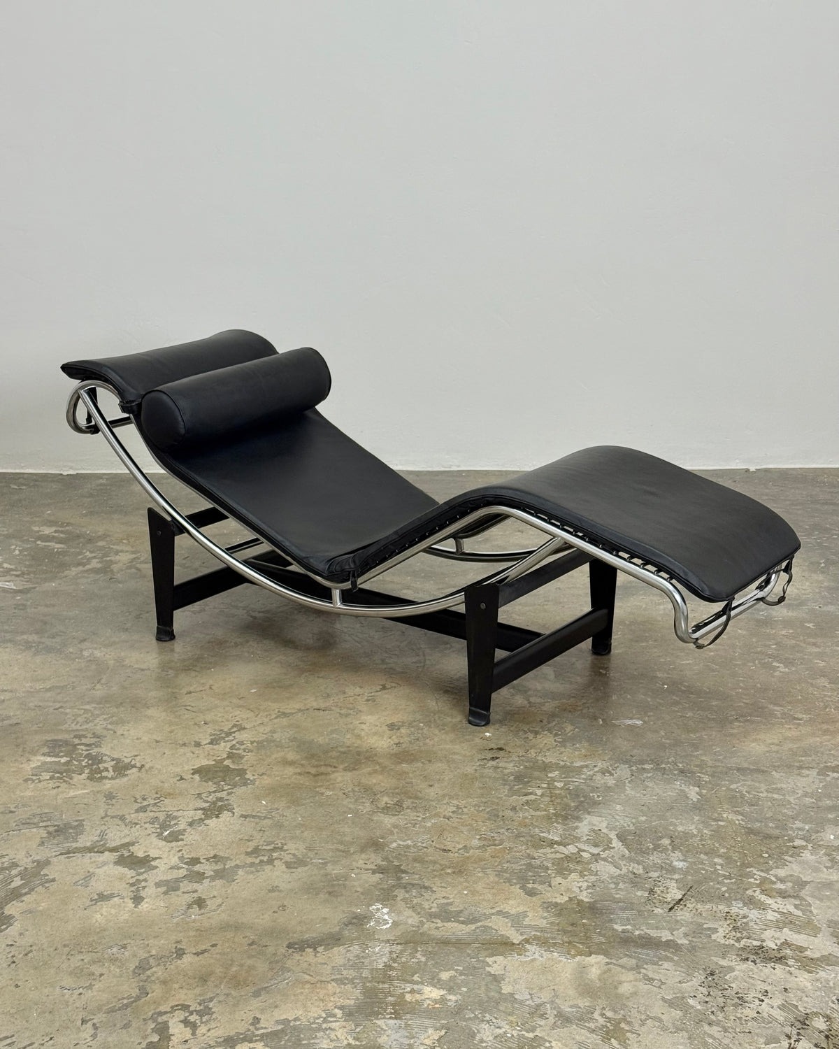 LE CORBUSIER LC4 STYLE CHAISE