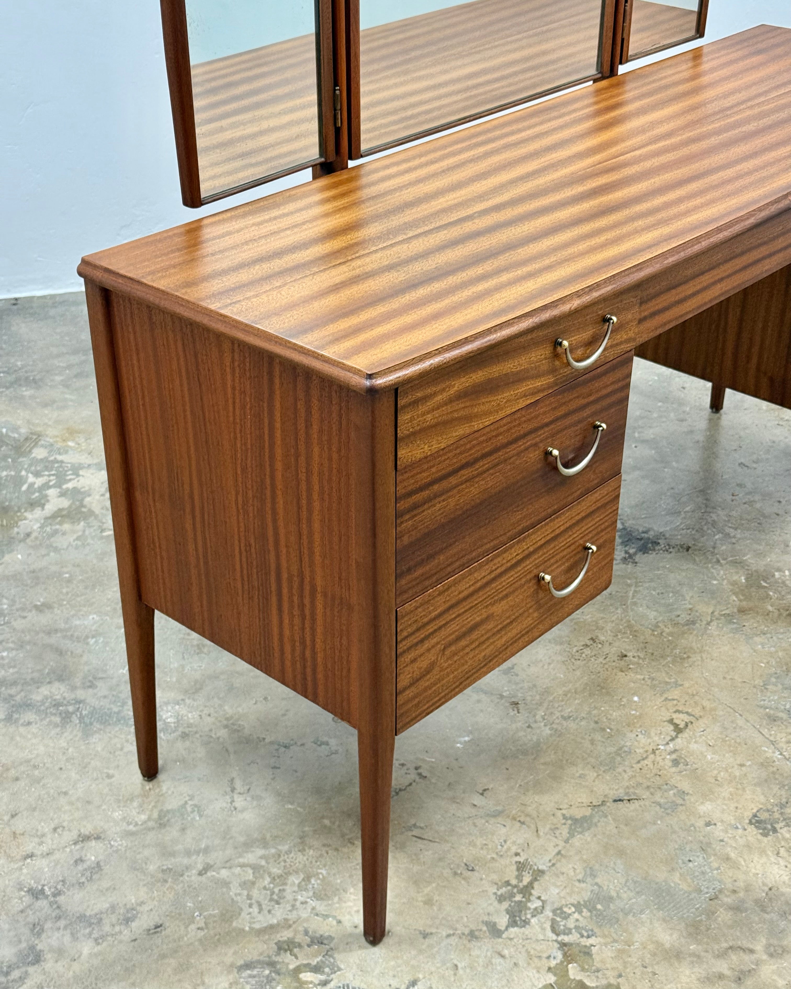 MID-CENTURY DRESSING TABLE BY DS VORSTER
