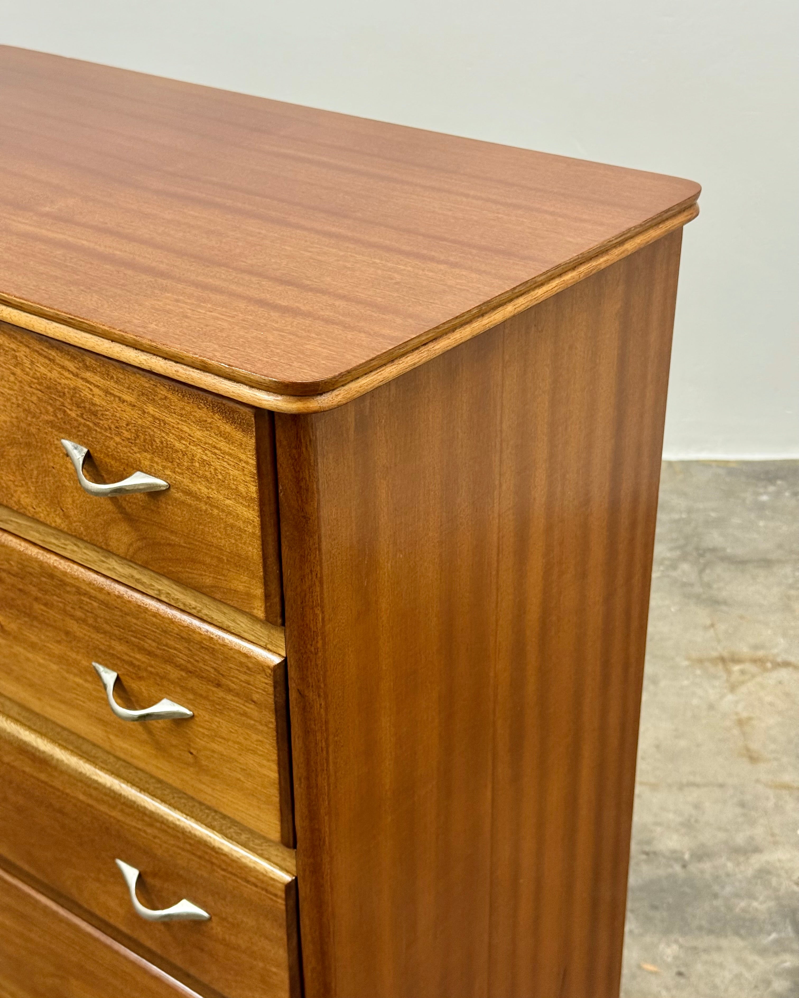 MID-CENTURY CHEST OF DRAWERS