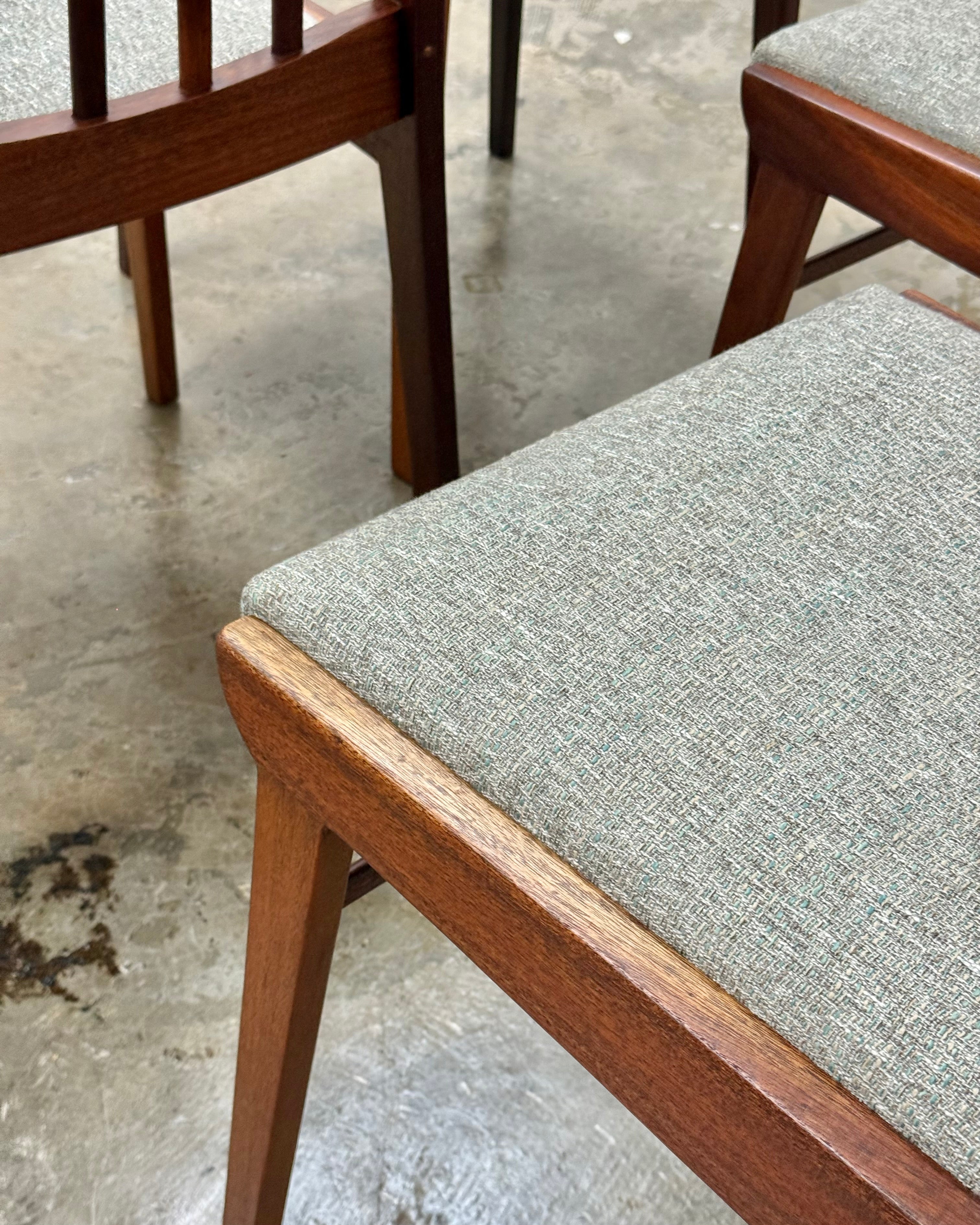 SET OF 4 MID-CENTURY DINING CHAIRS IN SAPELE MAHOGANY