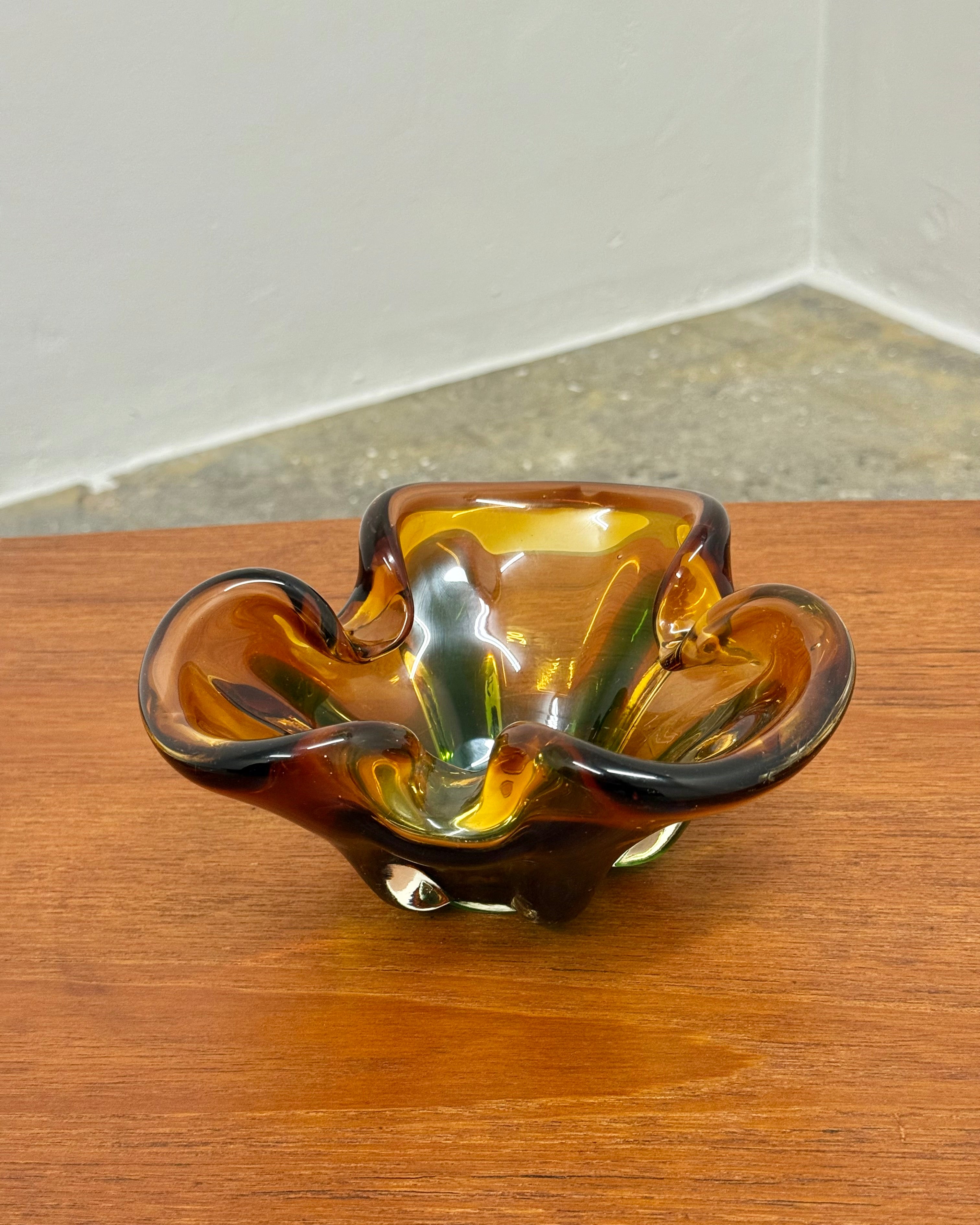VINTAGE MURANO ASHTRAY