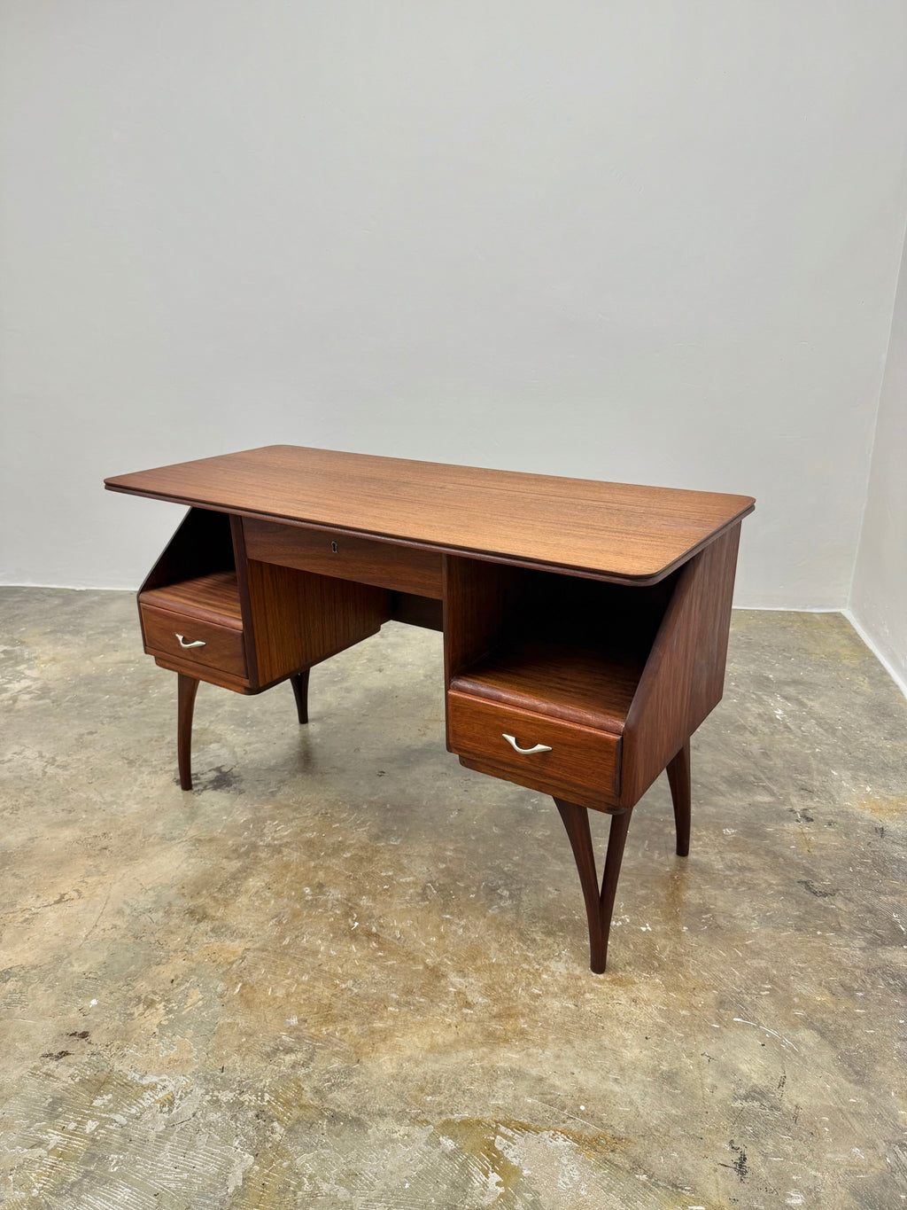 DS VORSTER DESK / DRESSER