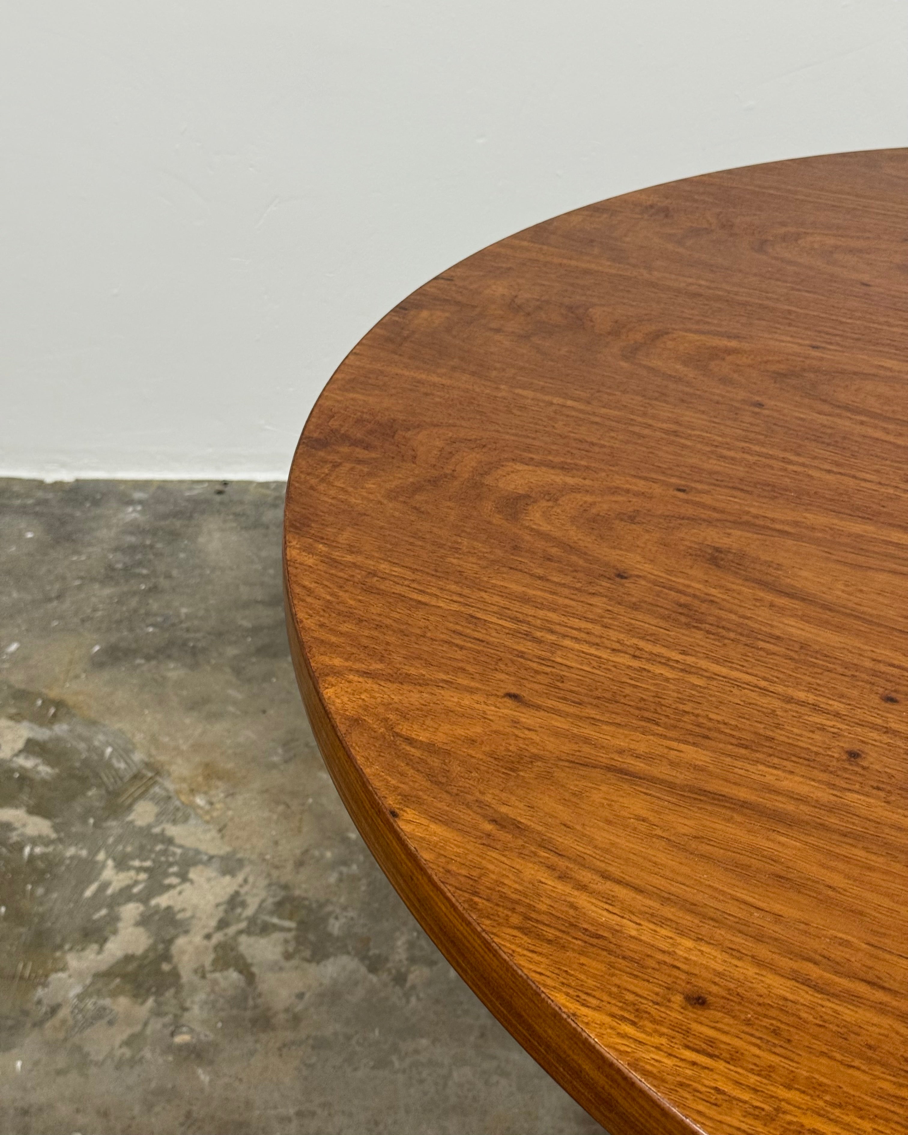 MID-CENTURY ROUND DINING TABLE (EXTENDABLE)