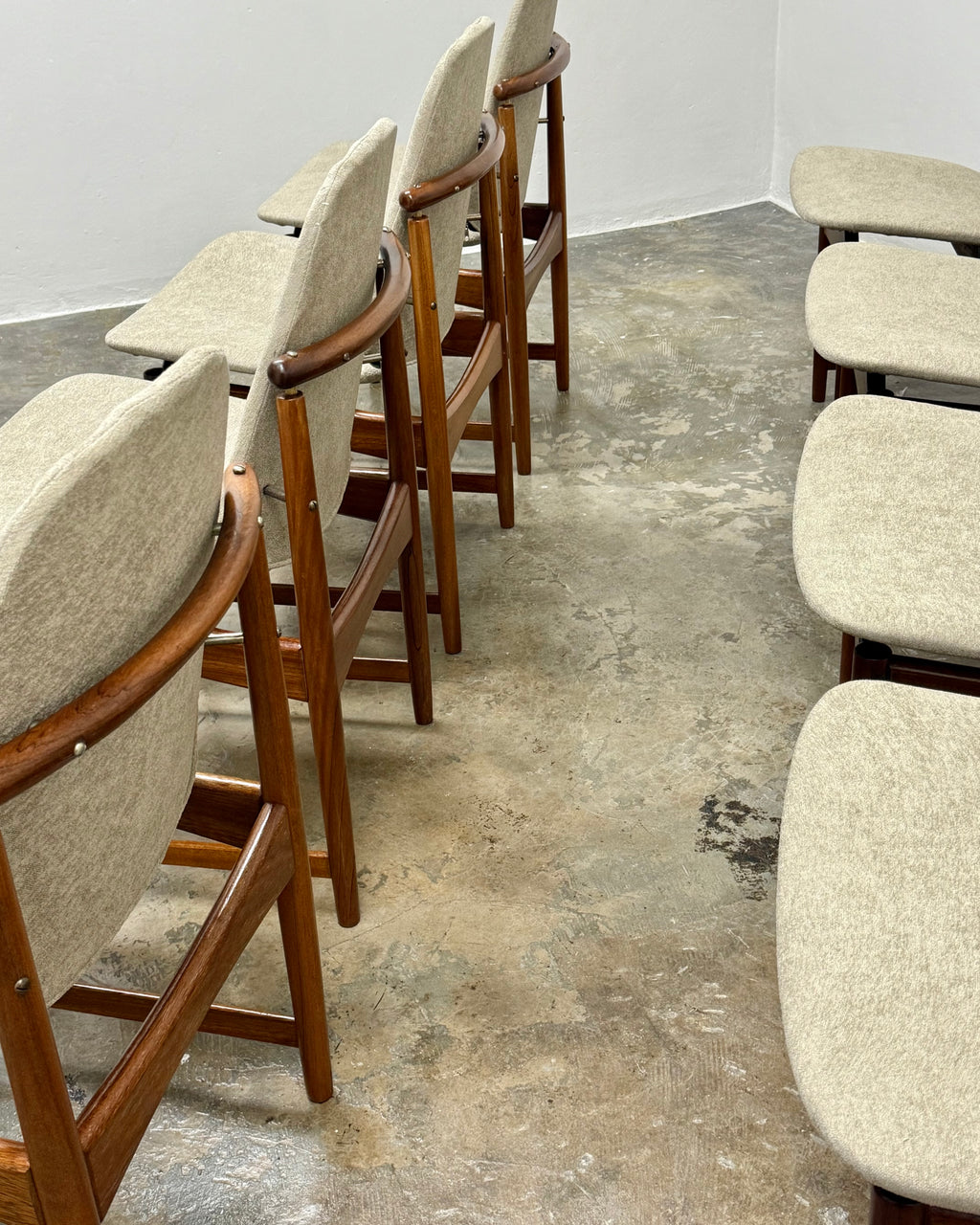 SET OF 8 x FRYSTARK DINING CHAIRS