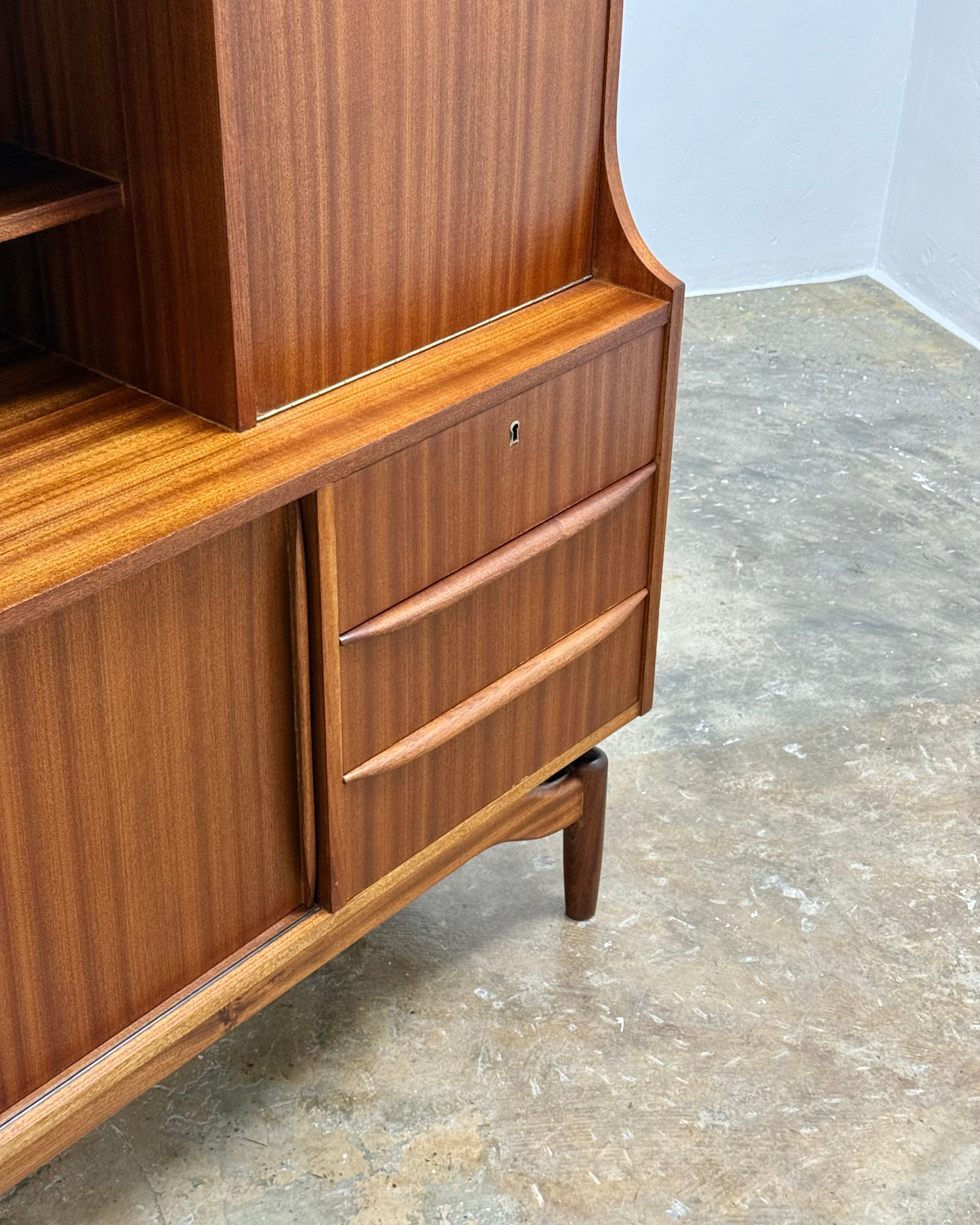 MID-CENTURY HIGHBOARD BY DUROS