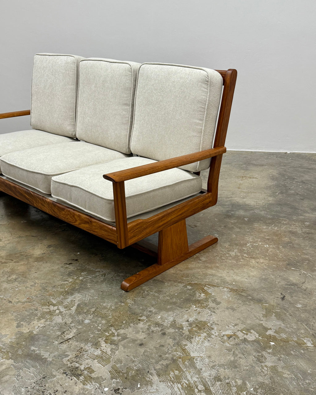 3 SEATER MID-CENTURY SOFA IN KIAAT