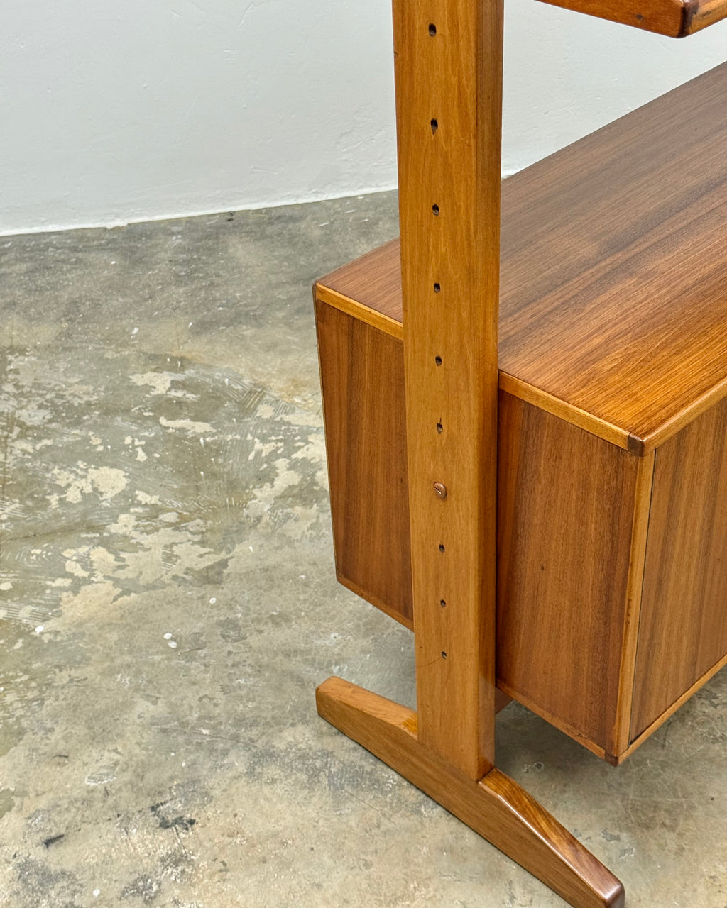 MID-CENTURY WALL UNIT