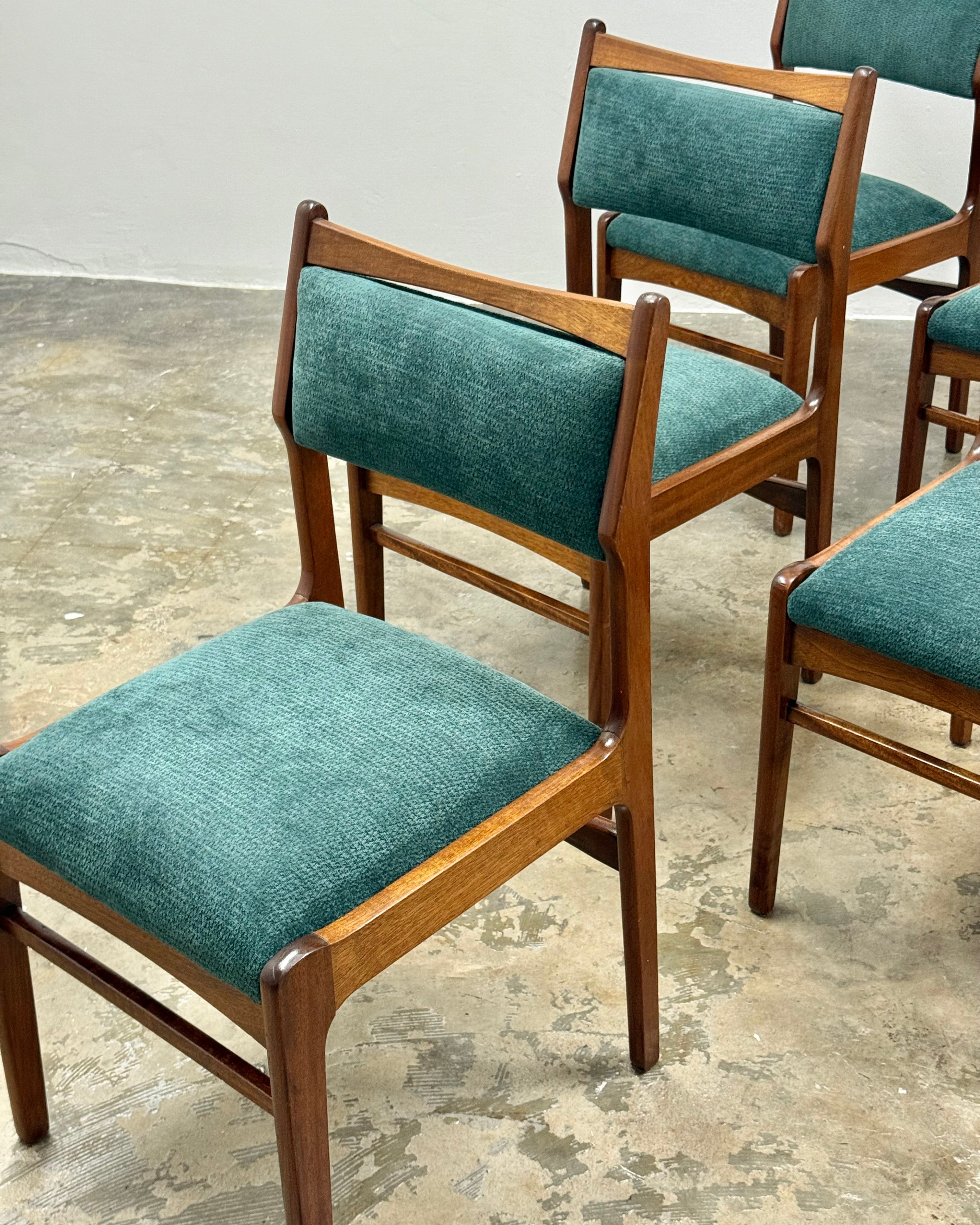 6 x MID-CENTURY DINING CHAIRS BY DS VORSTER