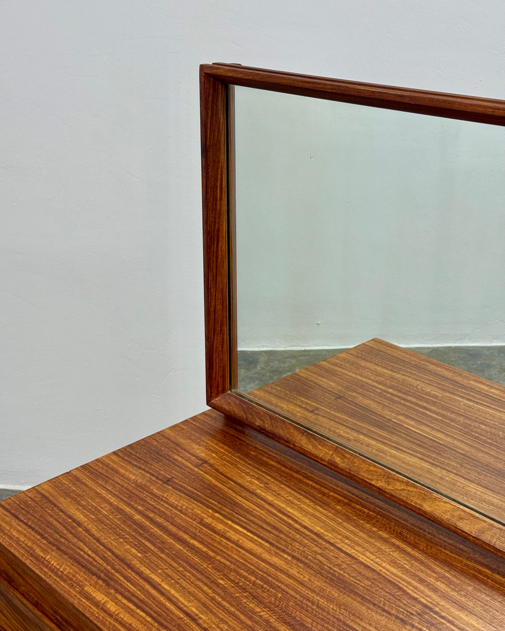 MID-CENTURY DRESSING TABLE & STOOL
