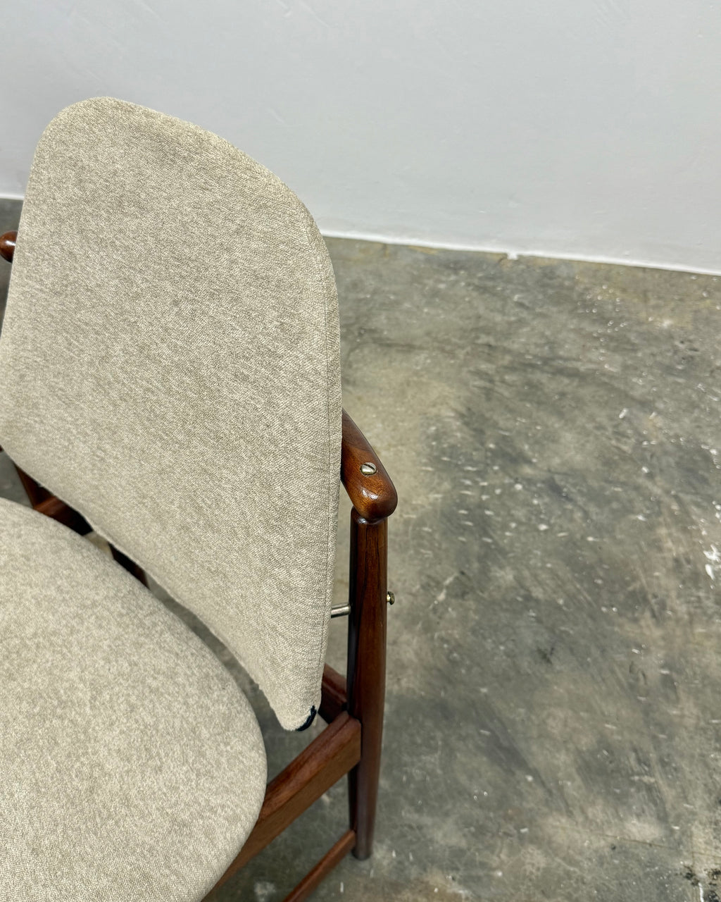 SET OF 8 x FRYSTARK DINING CHAIRS