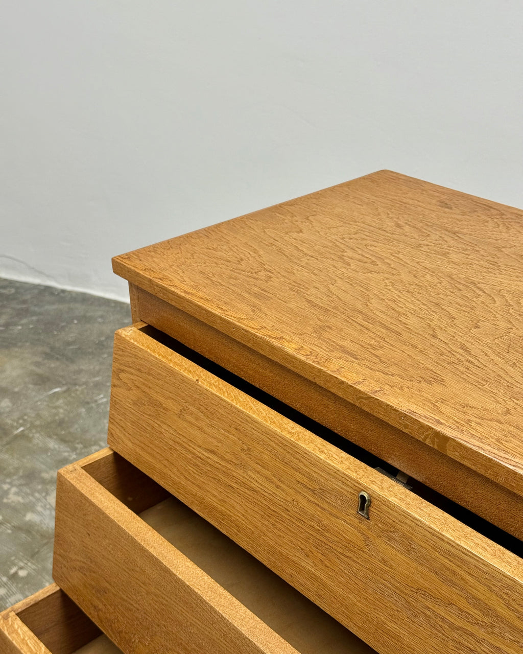 RETRO OAK CHEST OF DRAWERS