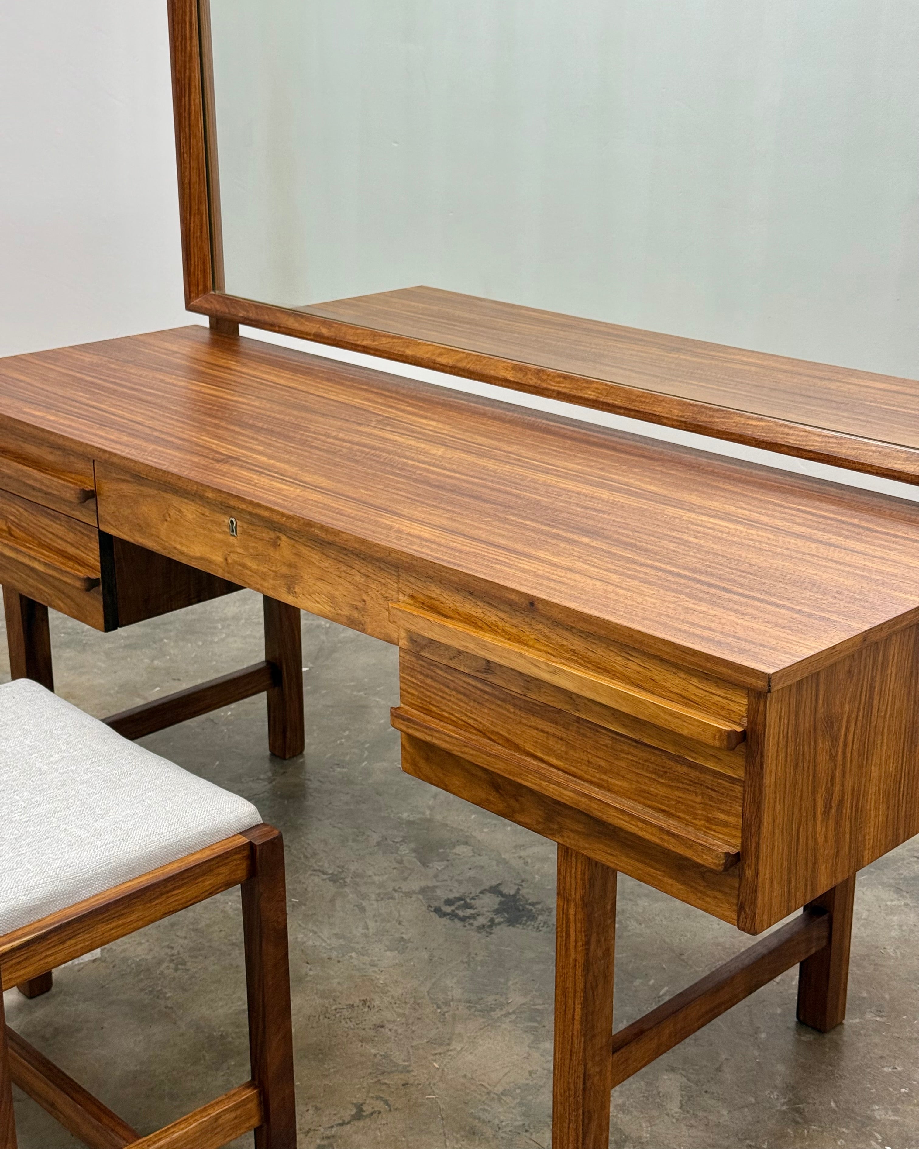 MID-CENTURY DRESSING TABLE & STOOL