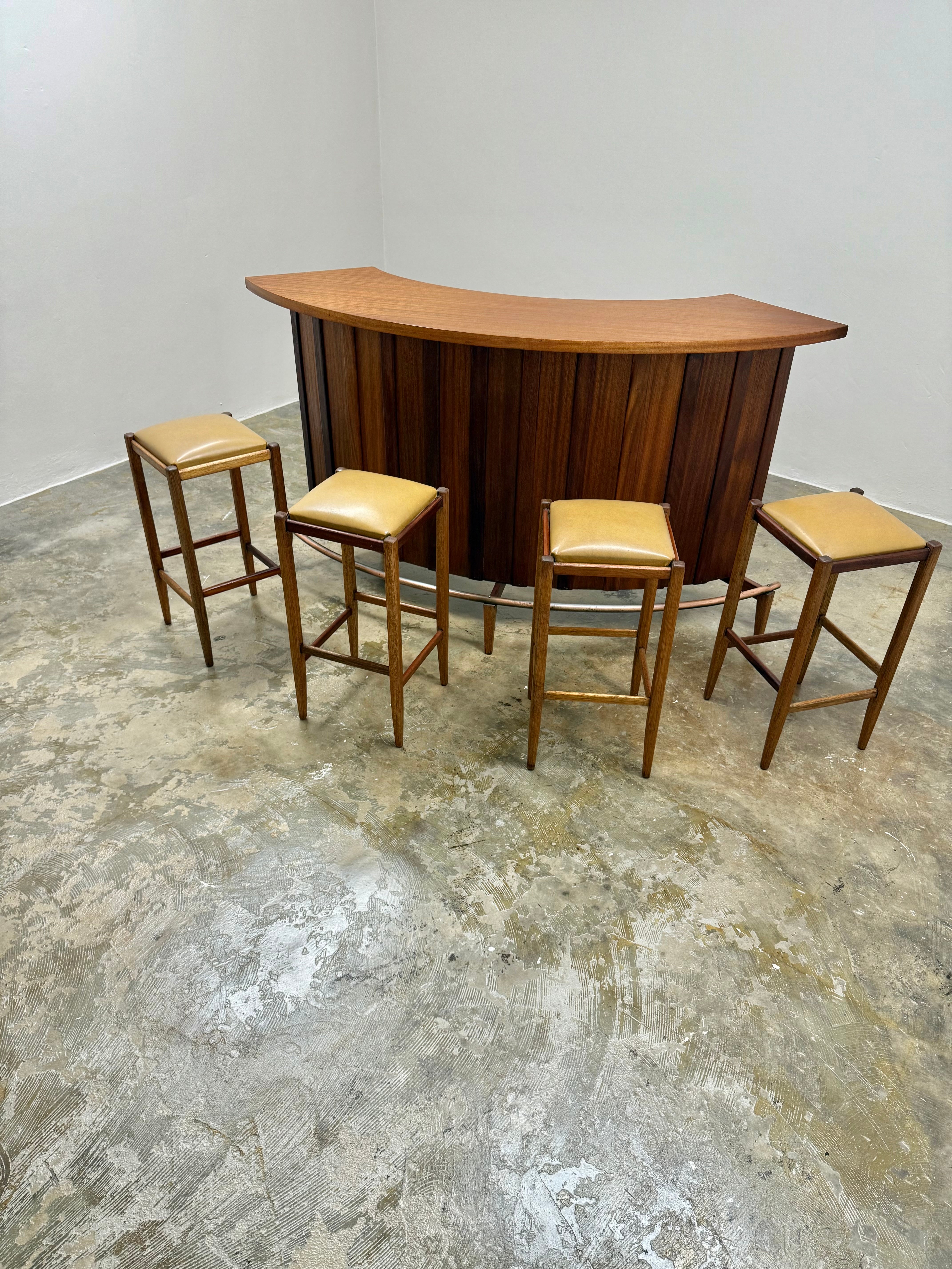 DS VORSTER BAR & STOOLS – THE RETRO COLLECTION