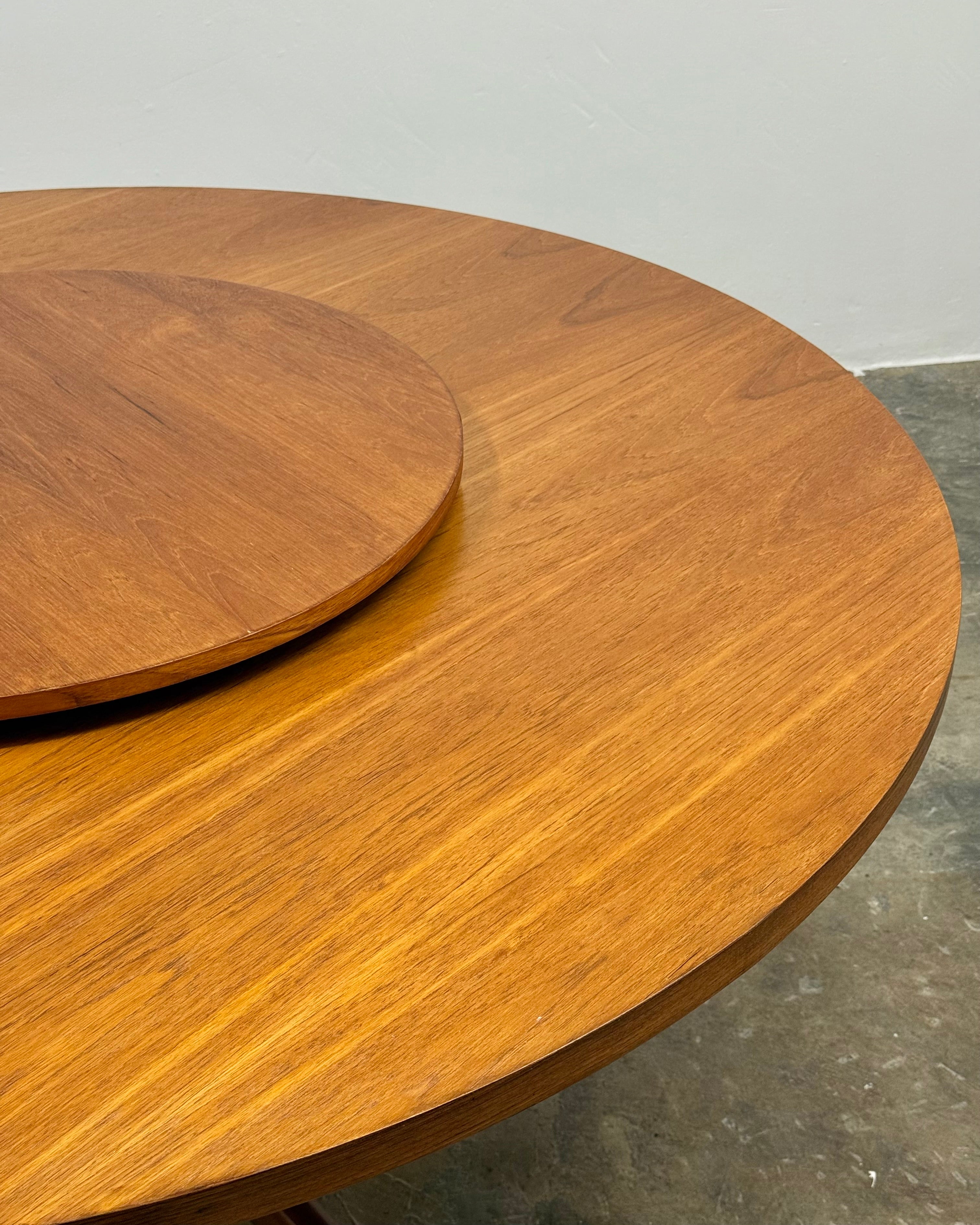 MID-CENTURY DINING TABLE BY FRYSTARK